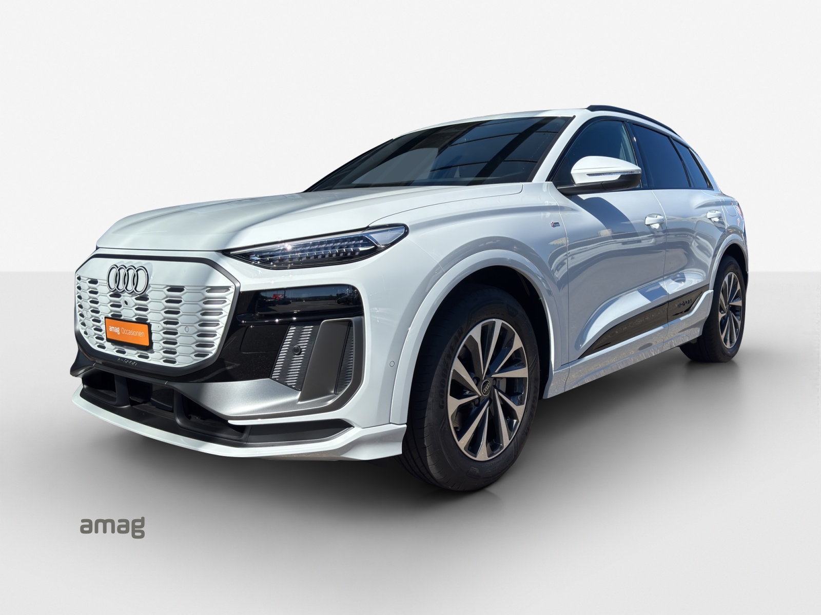 AUDI Q6 e-tron quattro-image-0