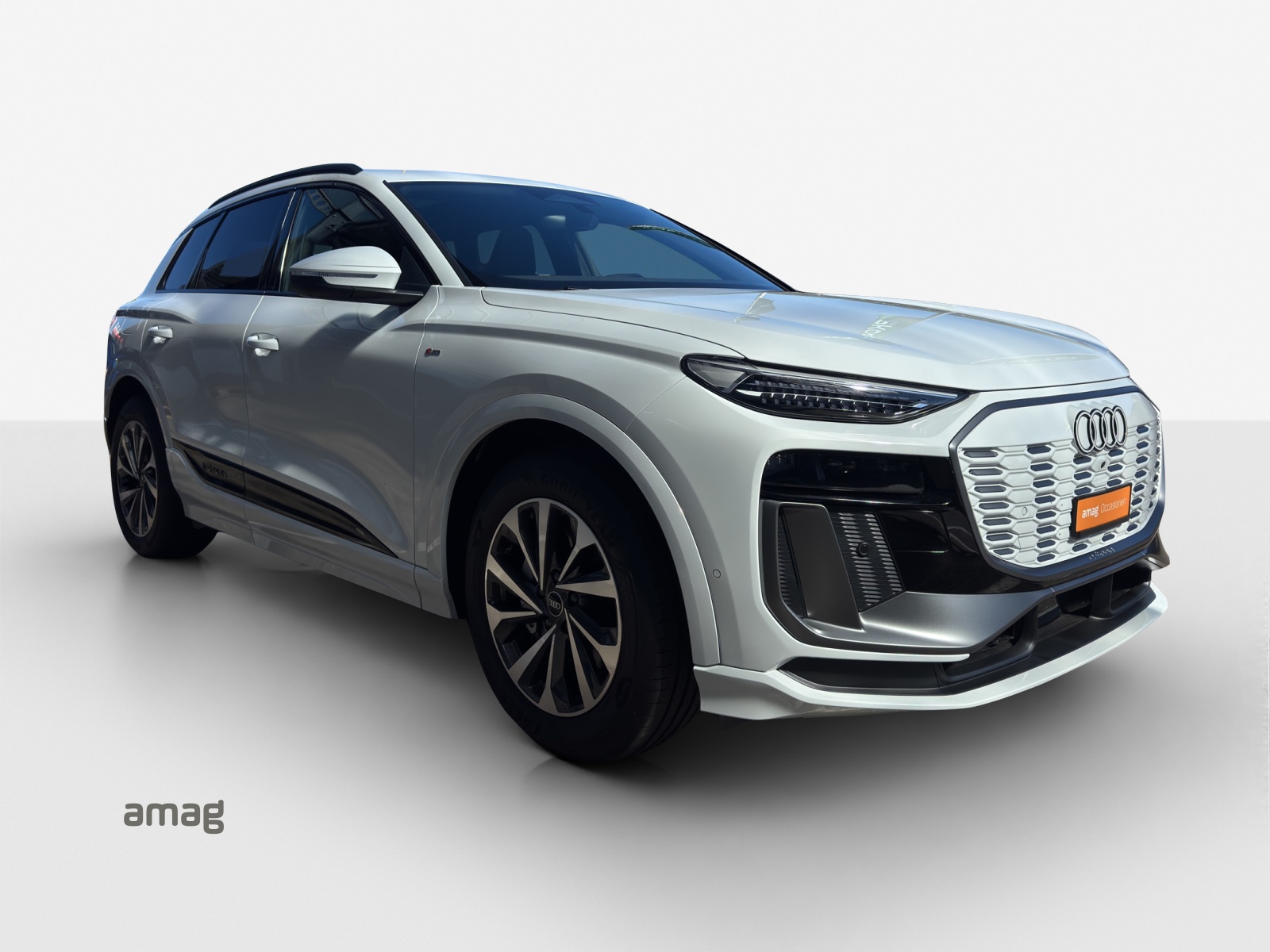 AUDI Q6 e-tron quattro-image-5