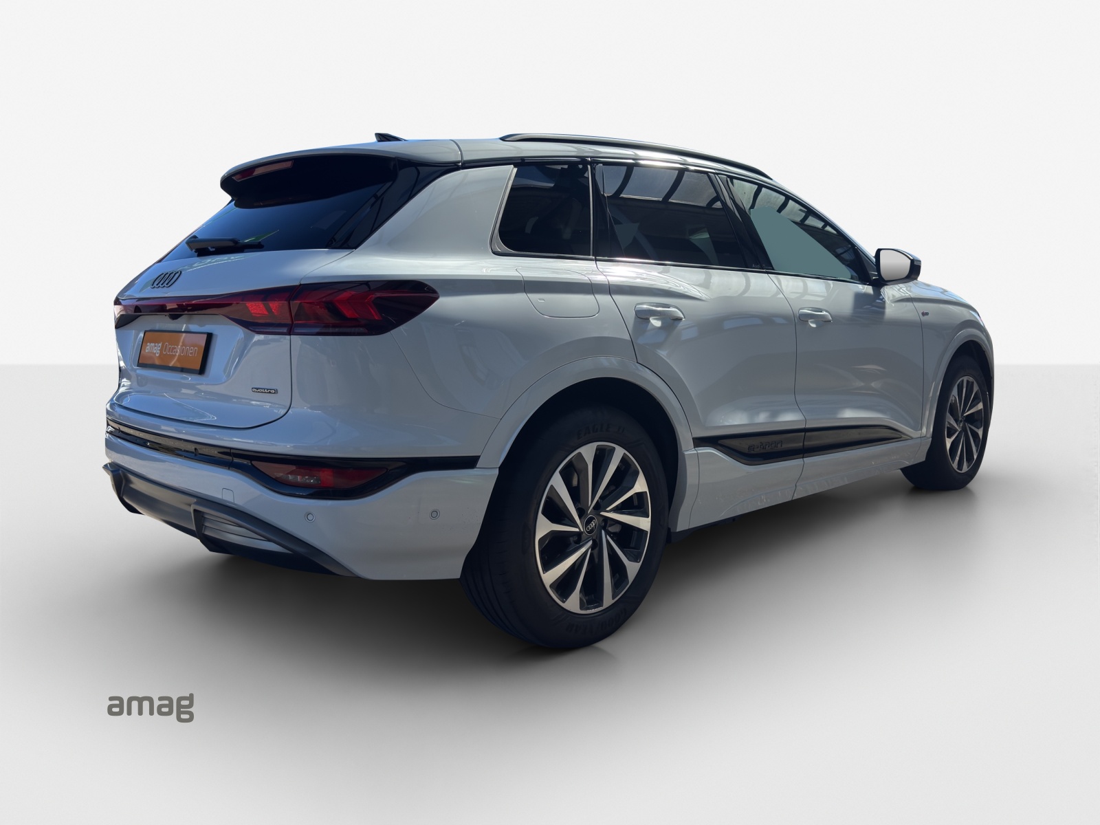 AUDI Q6 e-tron quattro-image-4