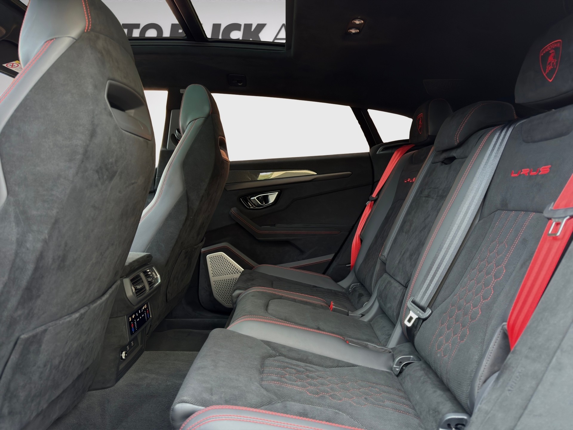 LAMBORGHINI Urus Performante-image-15