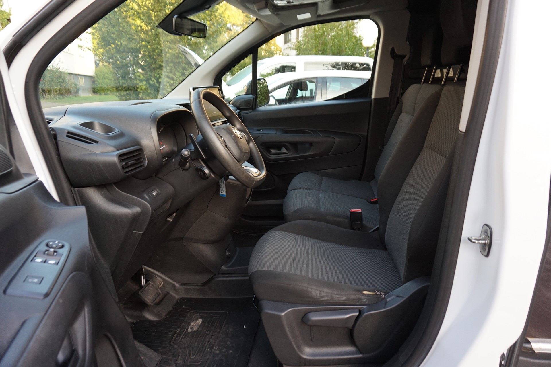 TOYOTA Proace City Van 1.5D Active Medium Automatik-image-5