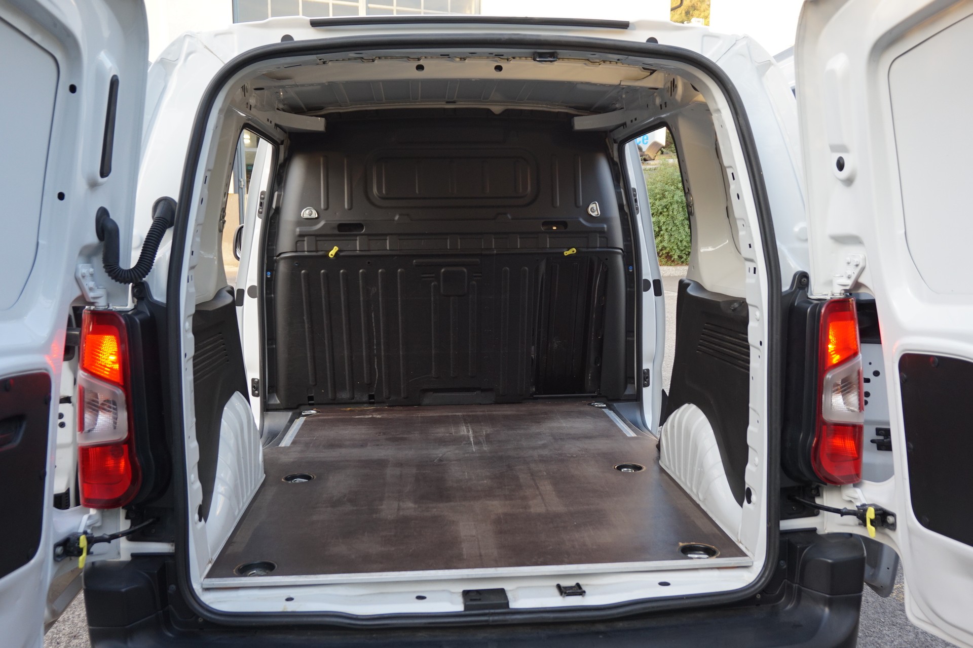 TOYOTA Proace City Van 1.5D Active Medium Automatik-image-4