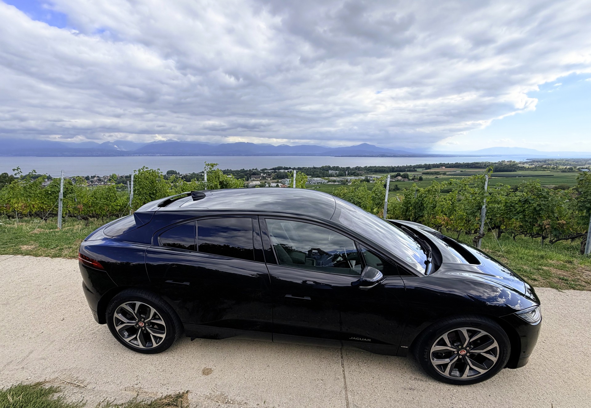 JAGUAR I-Pace EV400 HSE Black AWD-image-5