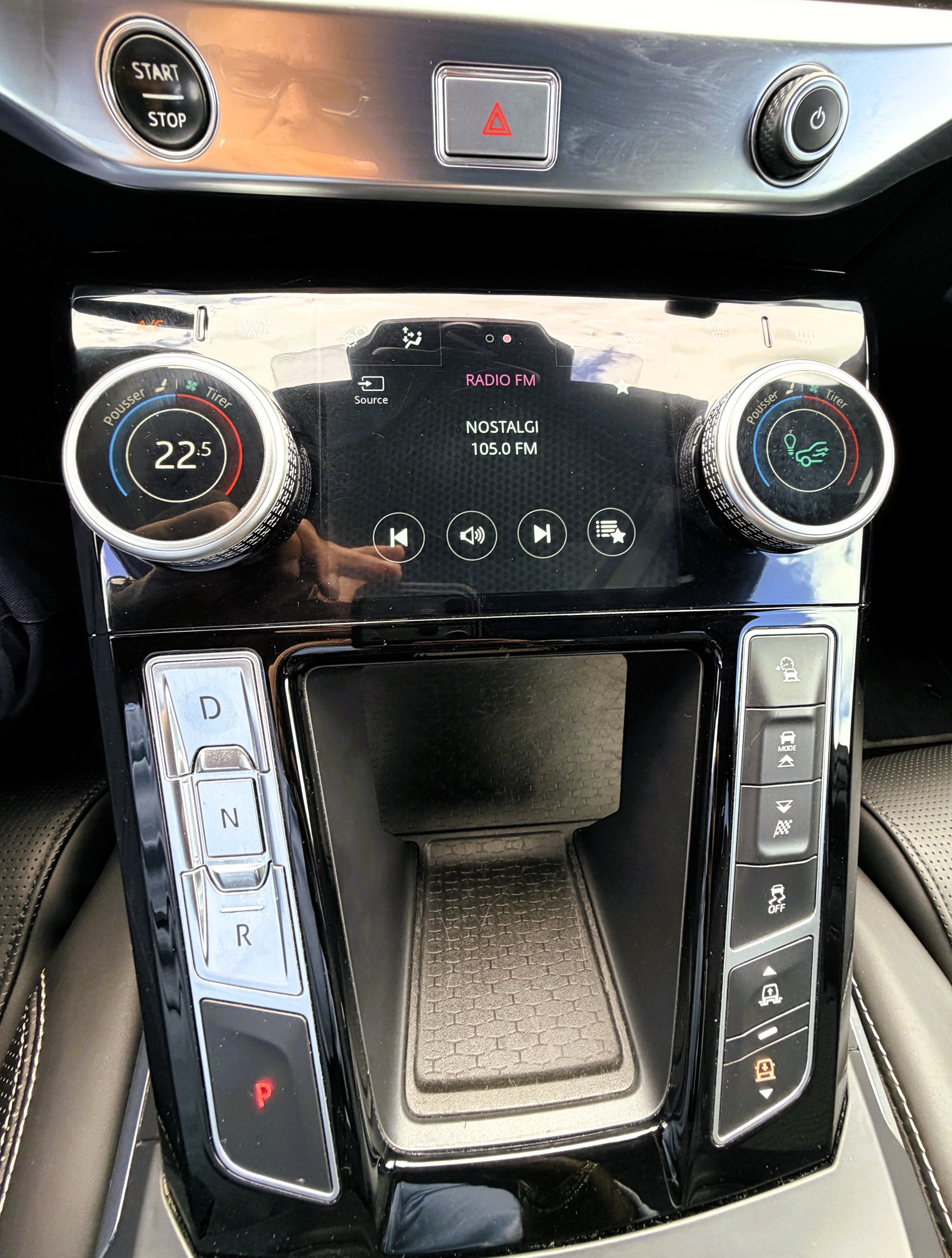 JAGUAR I-Pace EV400 HSE Black AWD-image-27