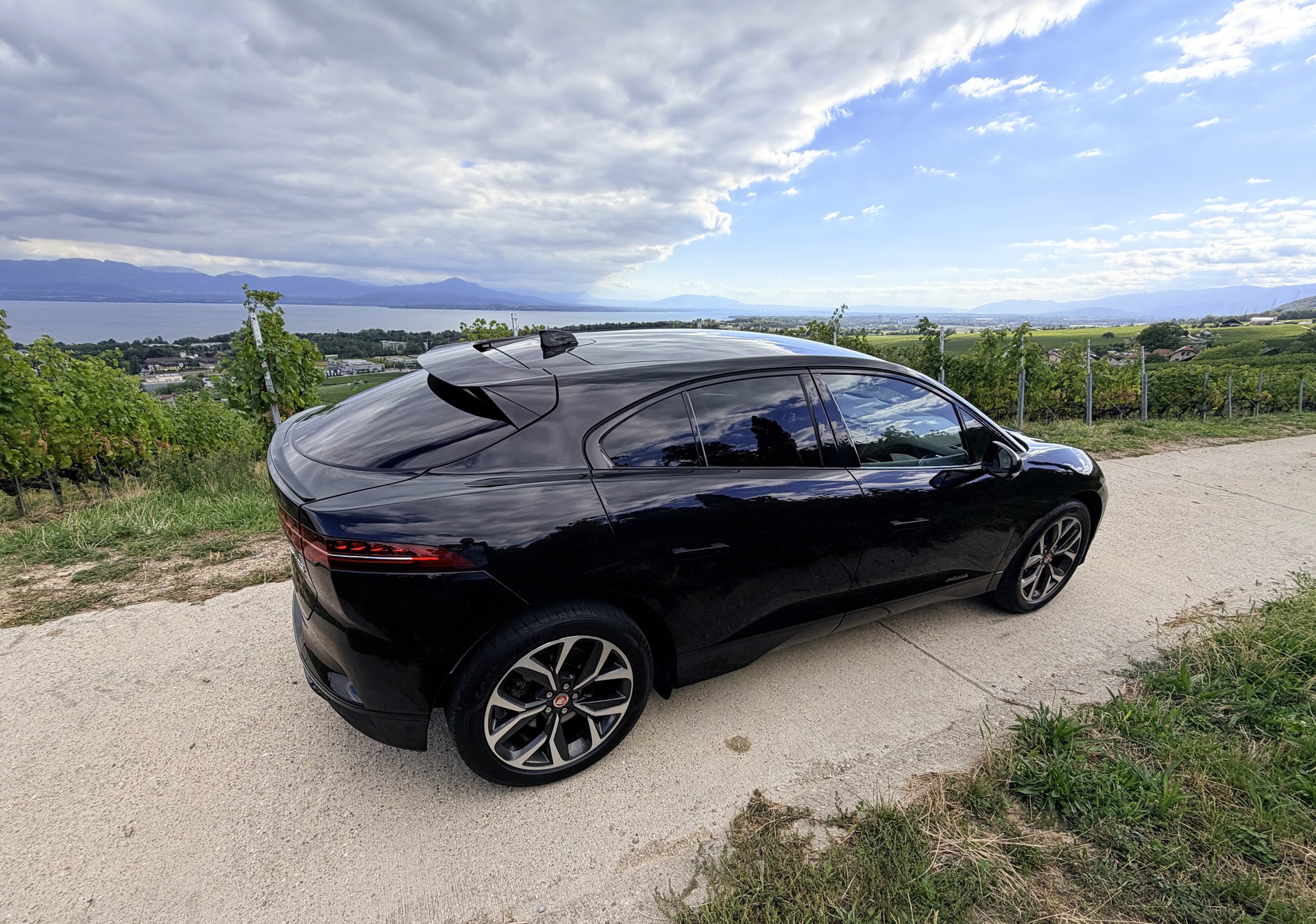 JAGUAR I-Pace EV400 HSE Black AWD-image-6