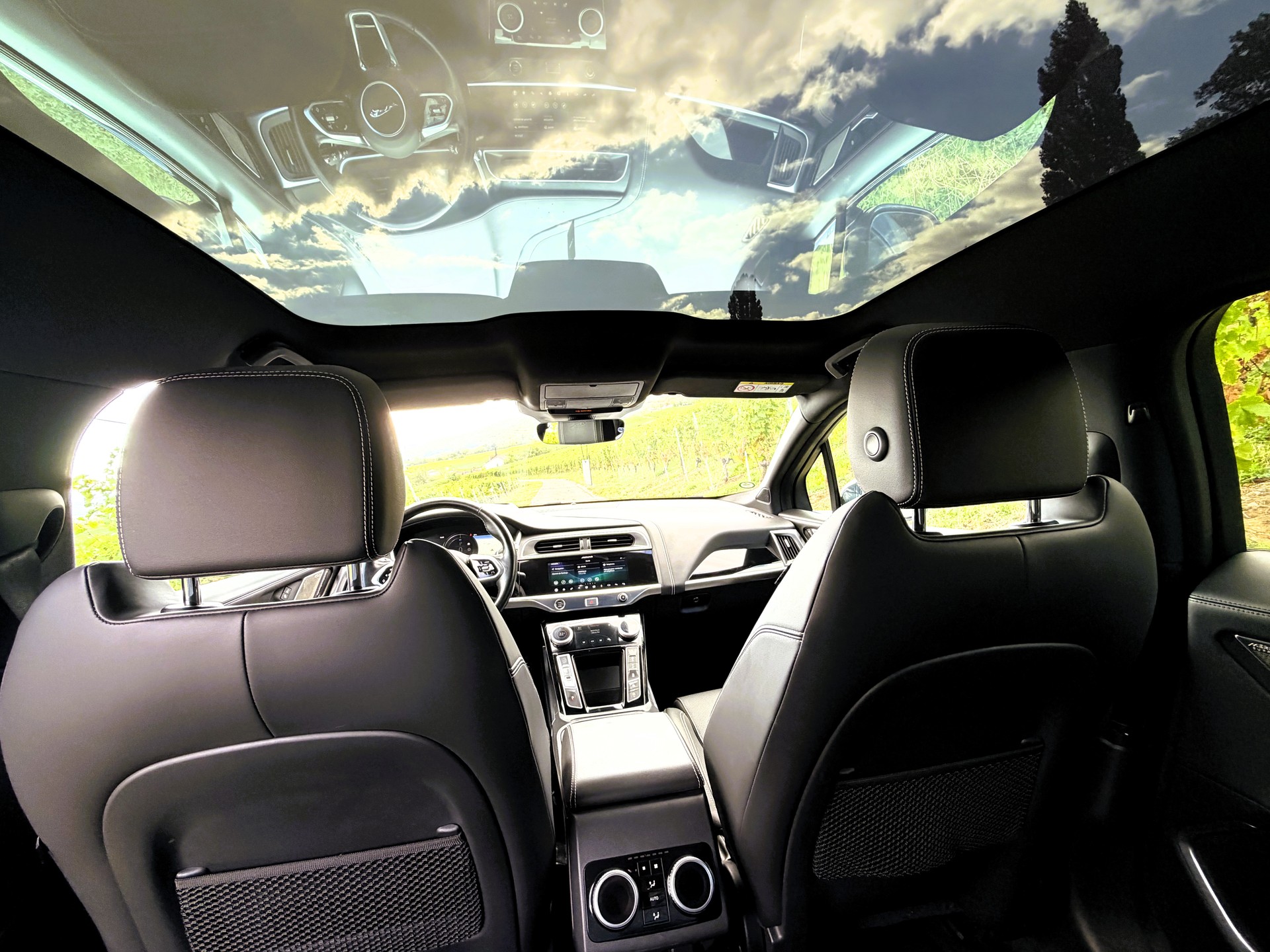 JAGUAR I-Pace EV400 HSE Black AWD-image-17