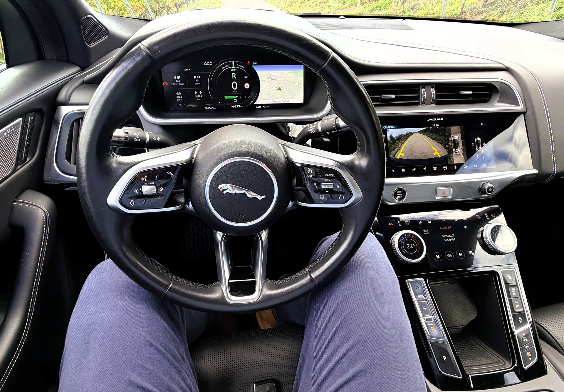 JAGUAR I-Pace EV400 HSE Black AWD-image-23
