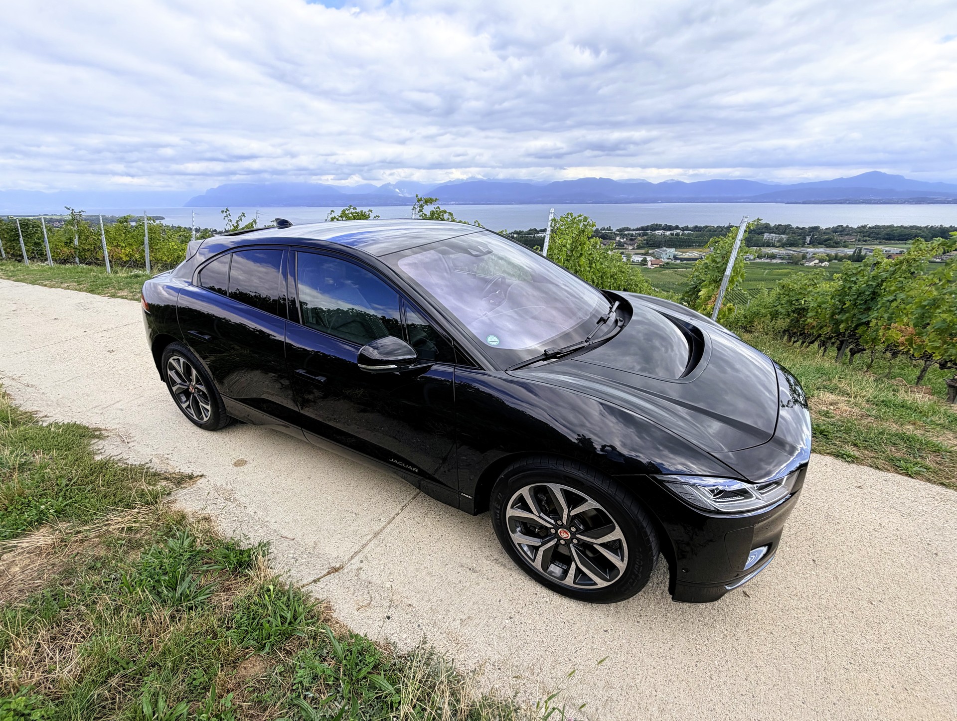 JAGUAR I-Pace EV400 HSE Black AWD-image-4