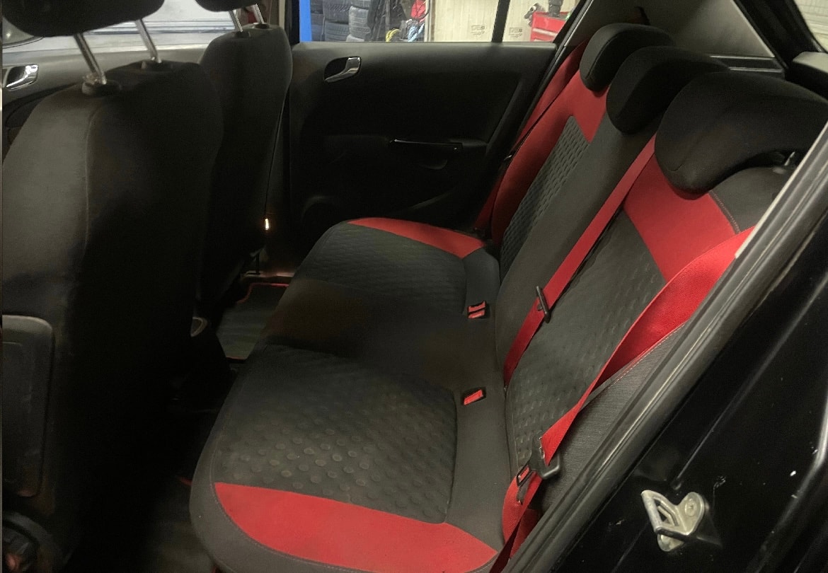 OPEL Corsa 1.6 Turbo GSi-image-12