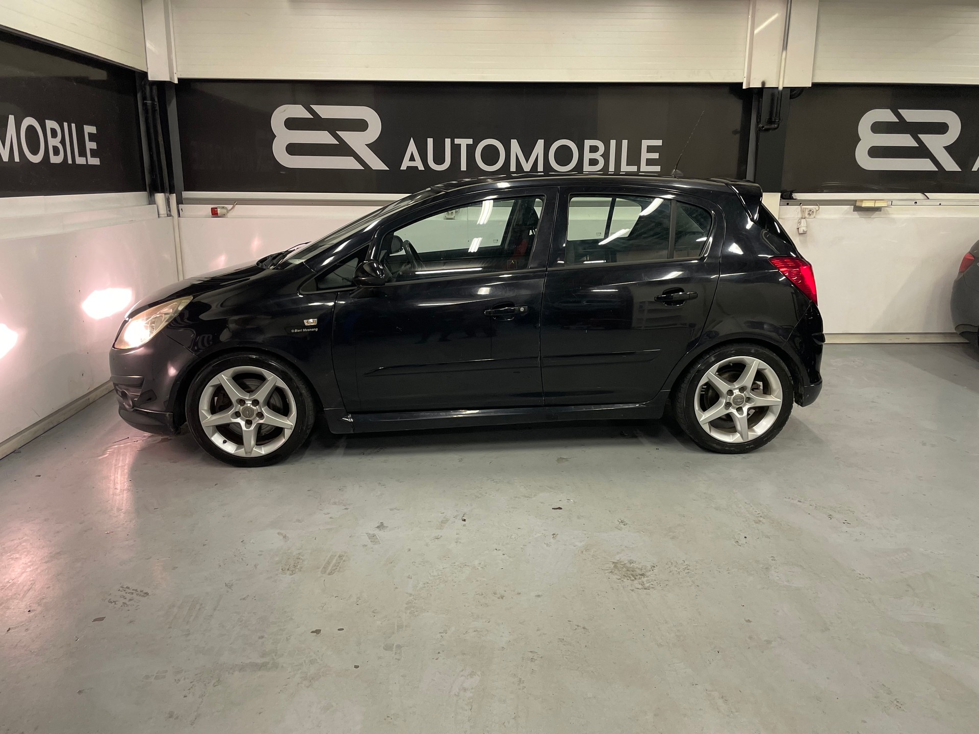 OPEL Corsa 1.6 Turbo GSi-image-7