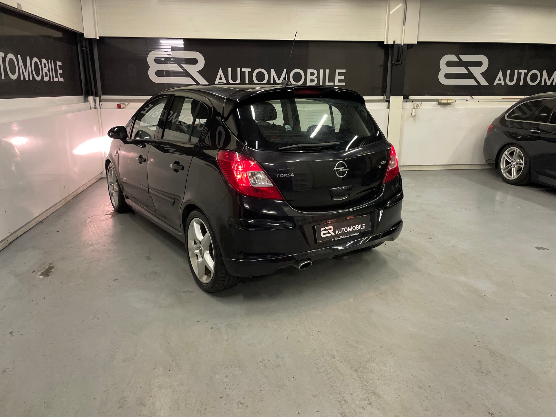 OPEL Corsa 1.6 Turbo GSi-image-3