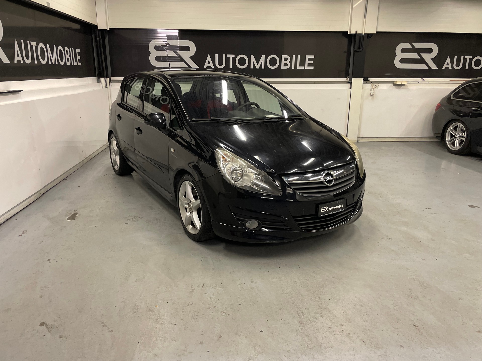 OPEL Corsa 1.6 Turbo GSi-image-1