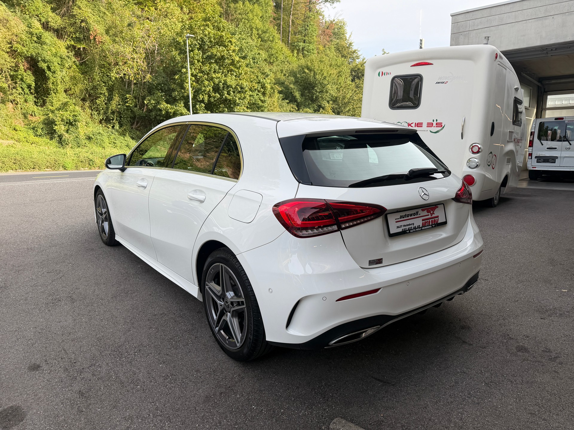 MERCEDES-BENZ A 200 AMG Line-image-1