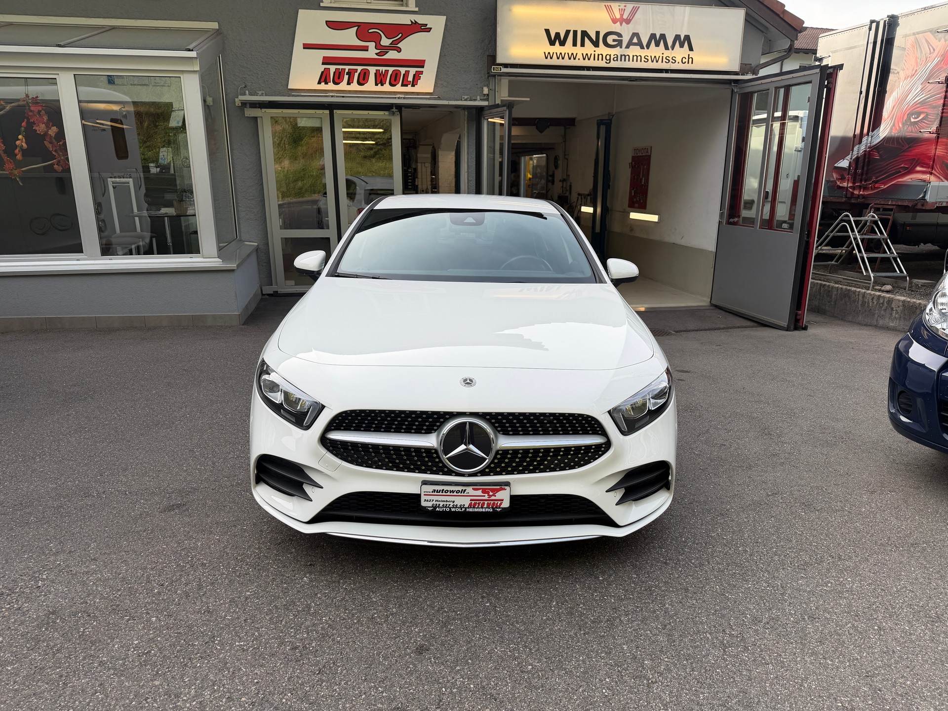MERCEDES-BENZ A 200 AMG Line-image-5