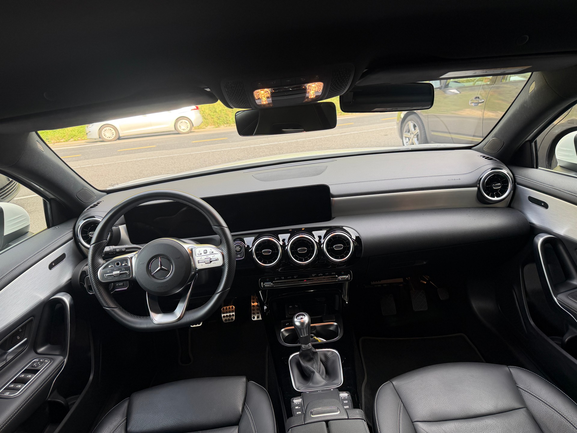MERCEDES-BENZ A 200 AMG Line-image-8