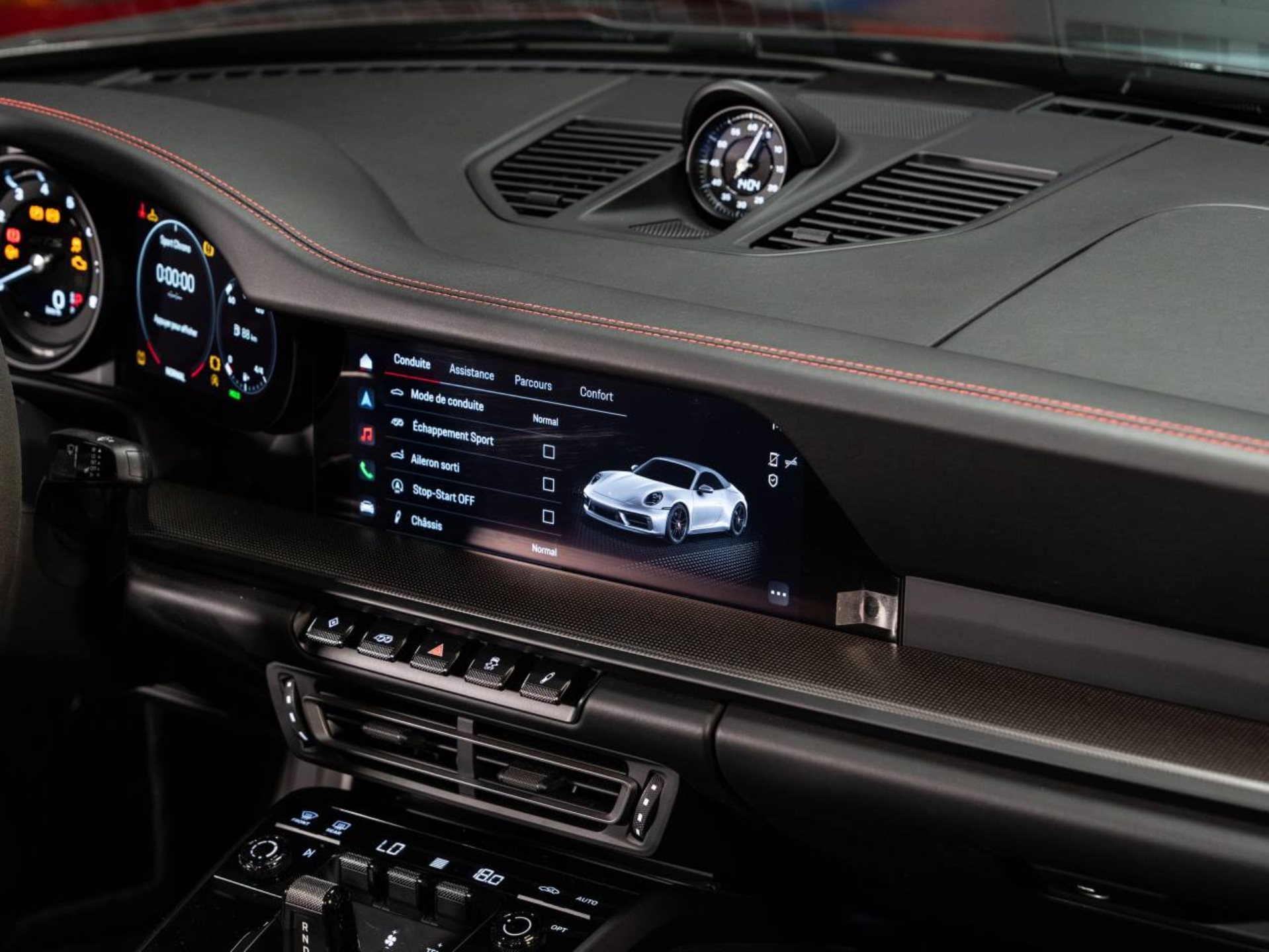 PORSCHE 911 Carrera 4 GTS Cabriolet-image-16