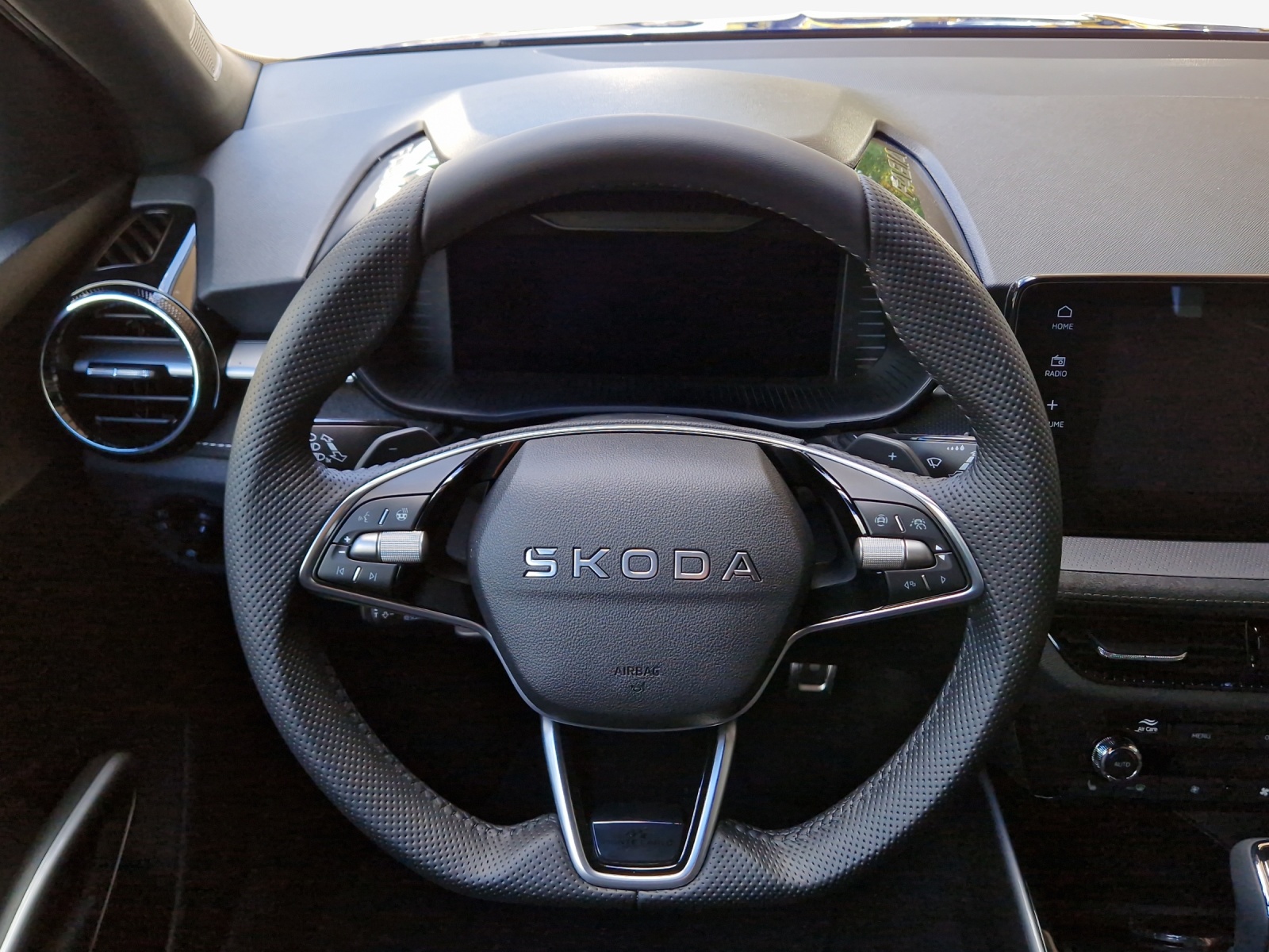 SKODA Fabia 1.0 TSI Monte Carlo DSG-image-9