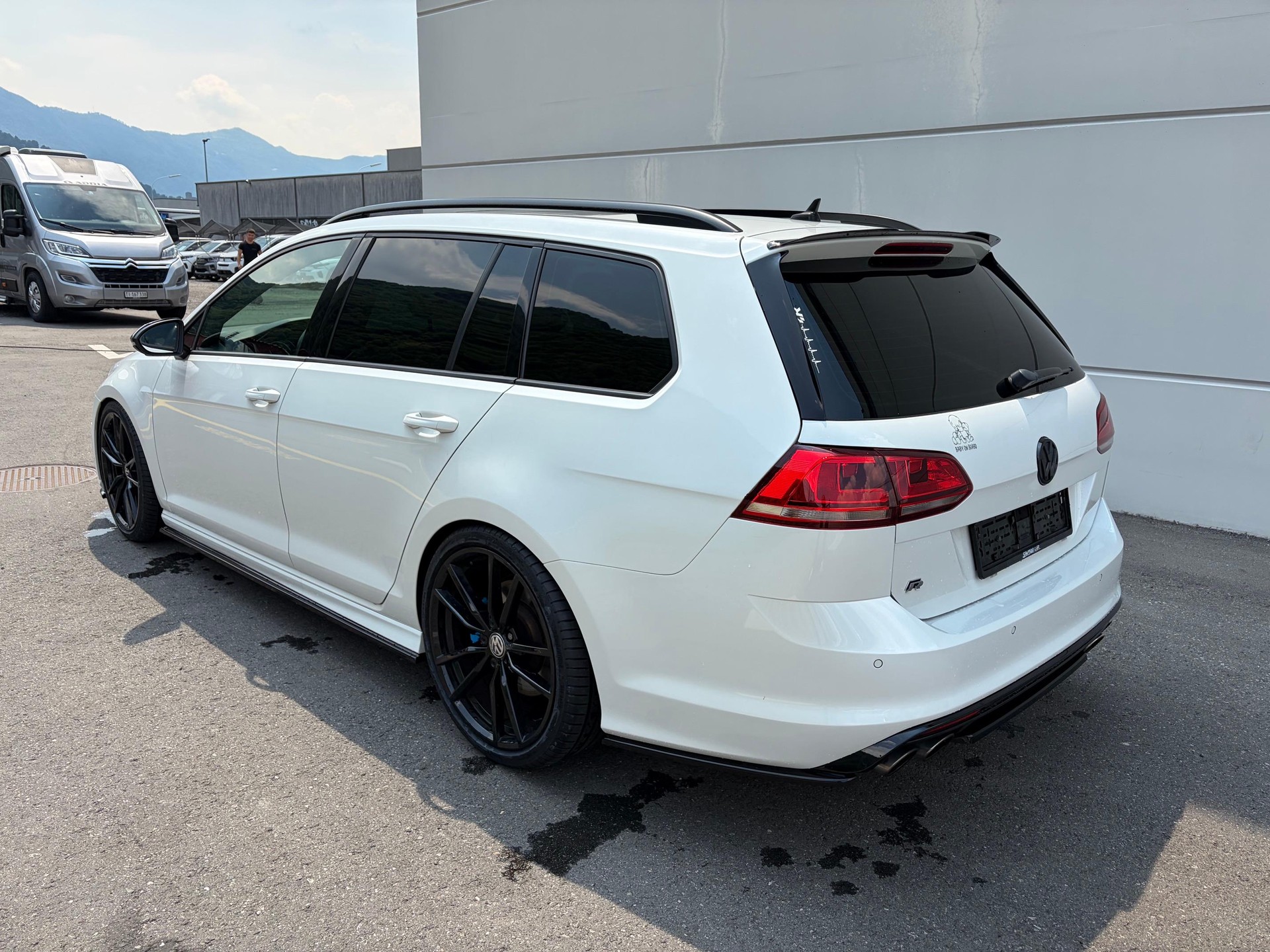 VW Golf VII Variant 2.0 TSI R DSG 4motion-image-4