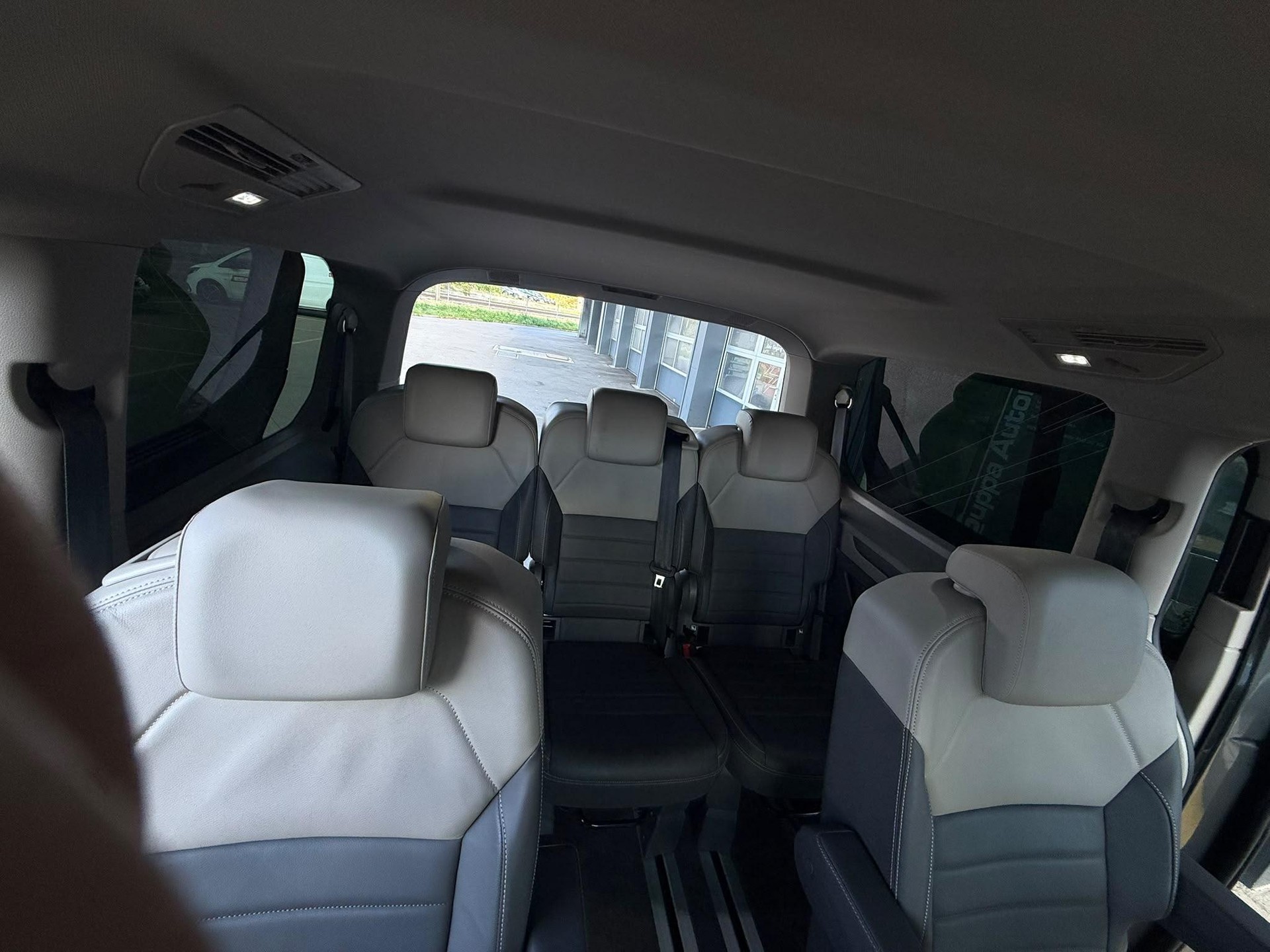 VW Multivan lang 2.0 TDI Life DSG-image-9