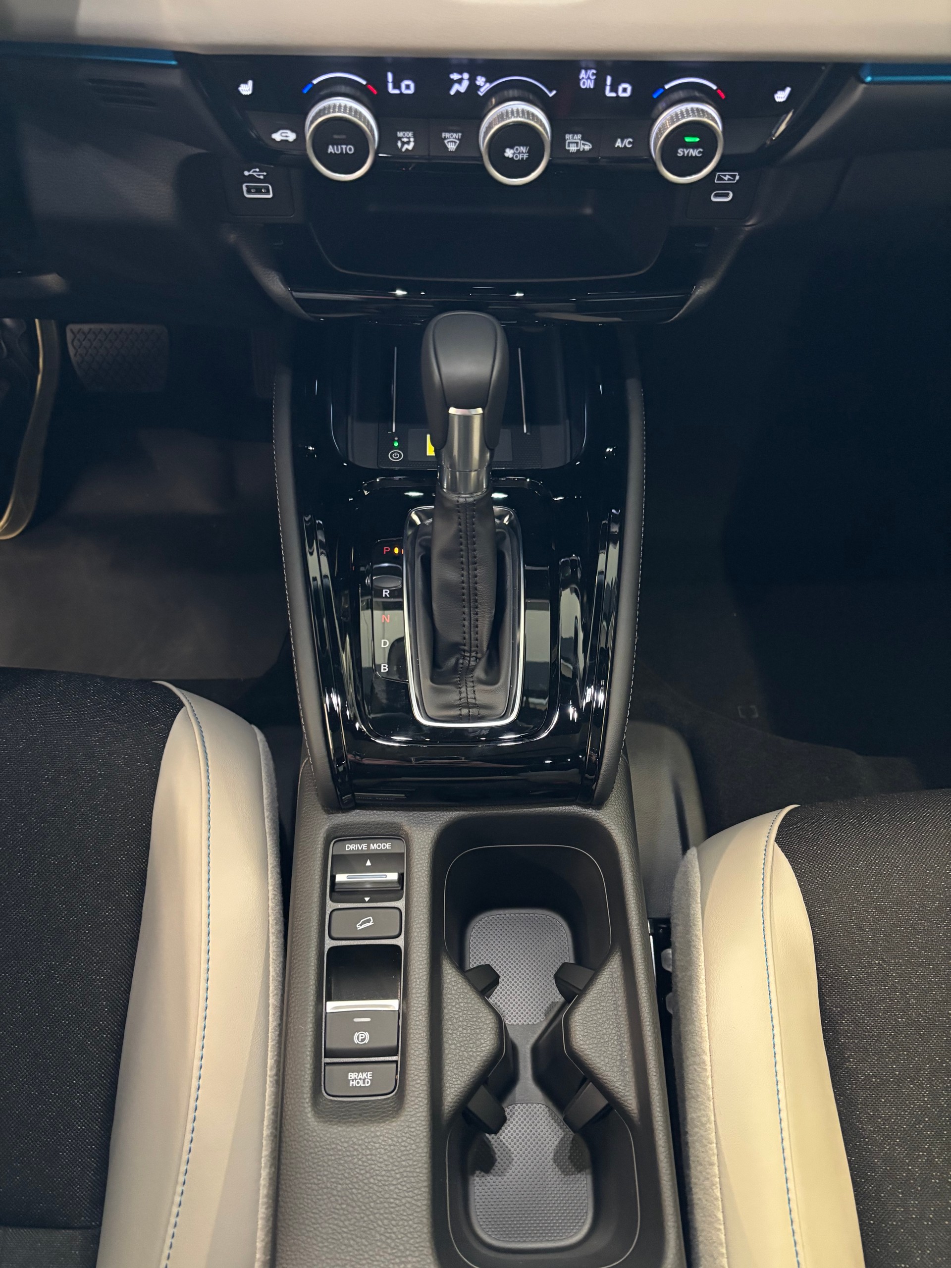 HONDA HR-V 1.5i-MMD Advance Style Plus CVT-image-10