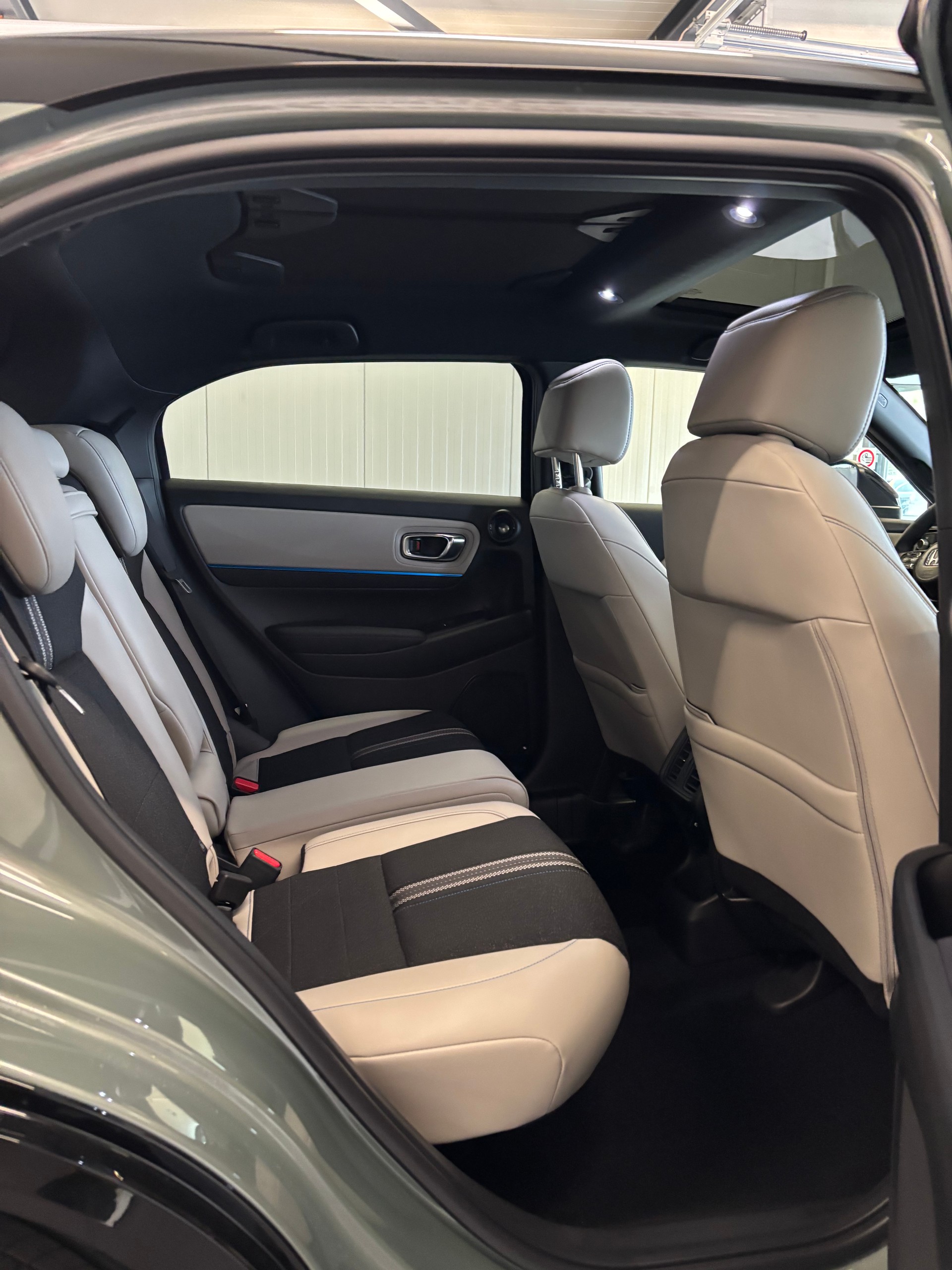 HONDA HR-V 1.5i-MMD Advance Style Plus CVT-image-13