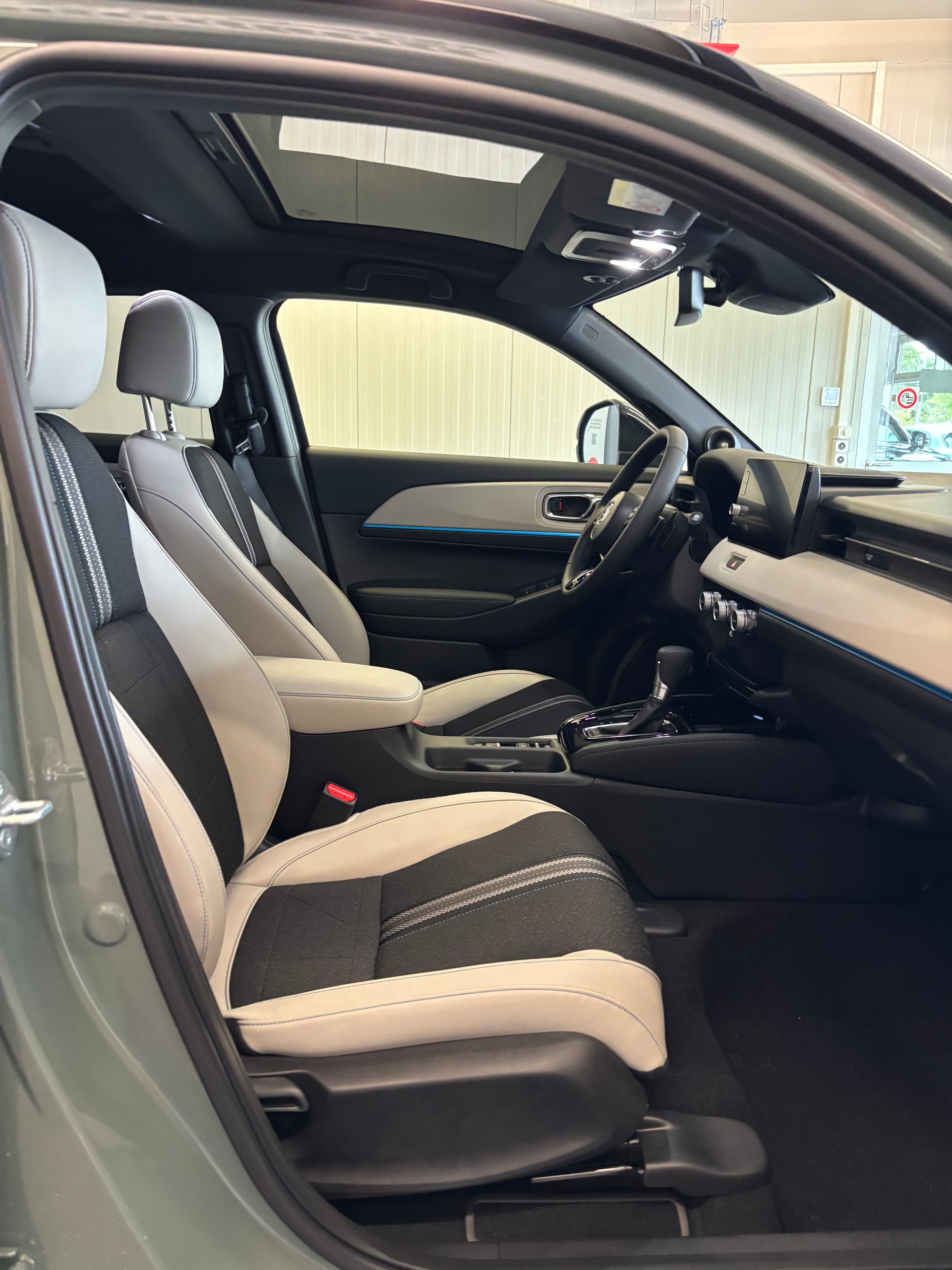 HONDA HR-V 1.5i-MMD Advance Style Plus CVT-image-11