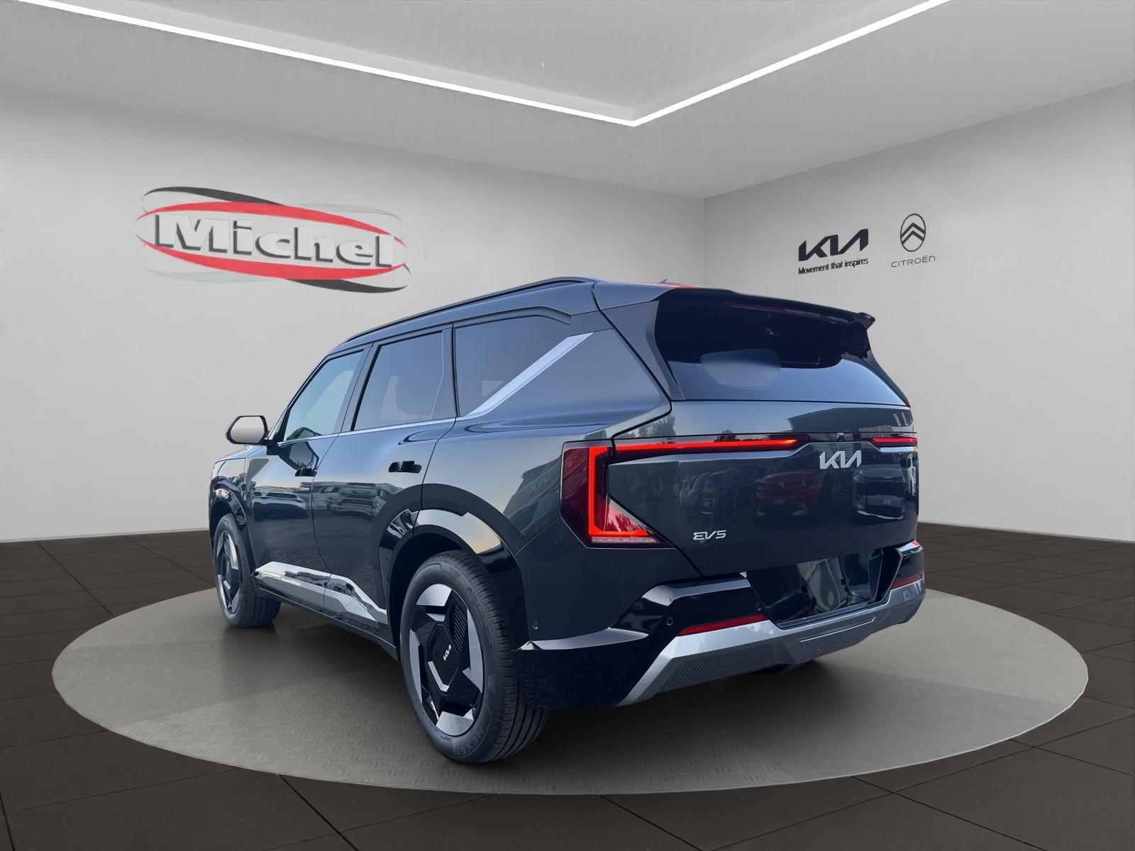 KIA EV5 81 kWh Earth 4x4 / Wärmepumpe / V2L Funktion / Gratis Winterräder Alu / 0.00% Leasing-Aktion-image-6