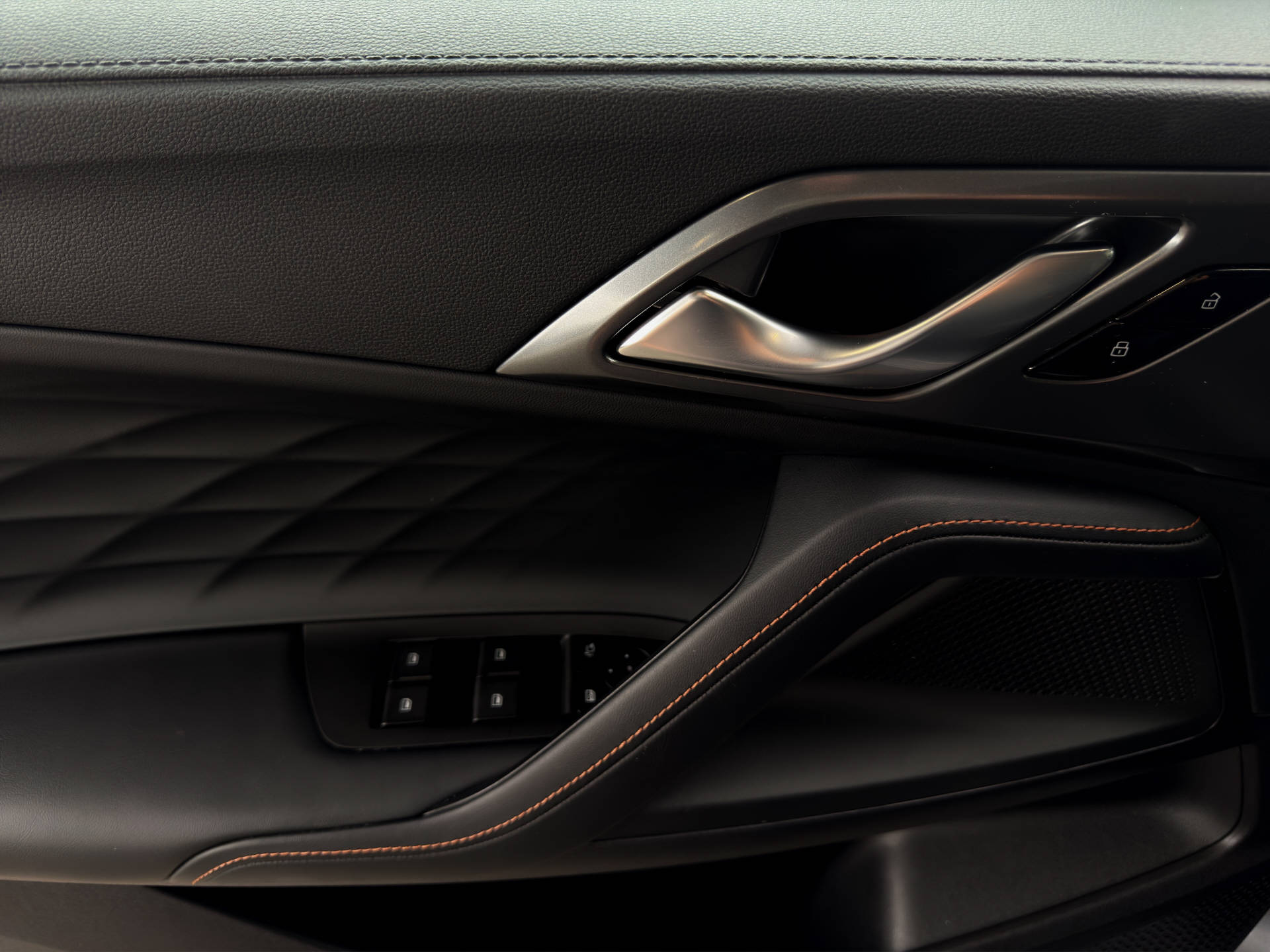 MG HS 1.5 Vti-Tech Luxury-image-12