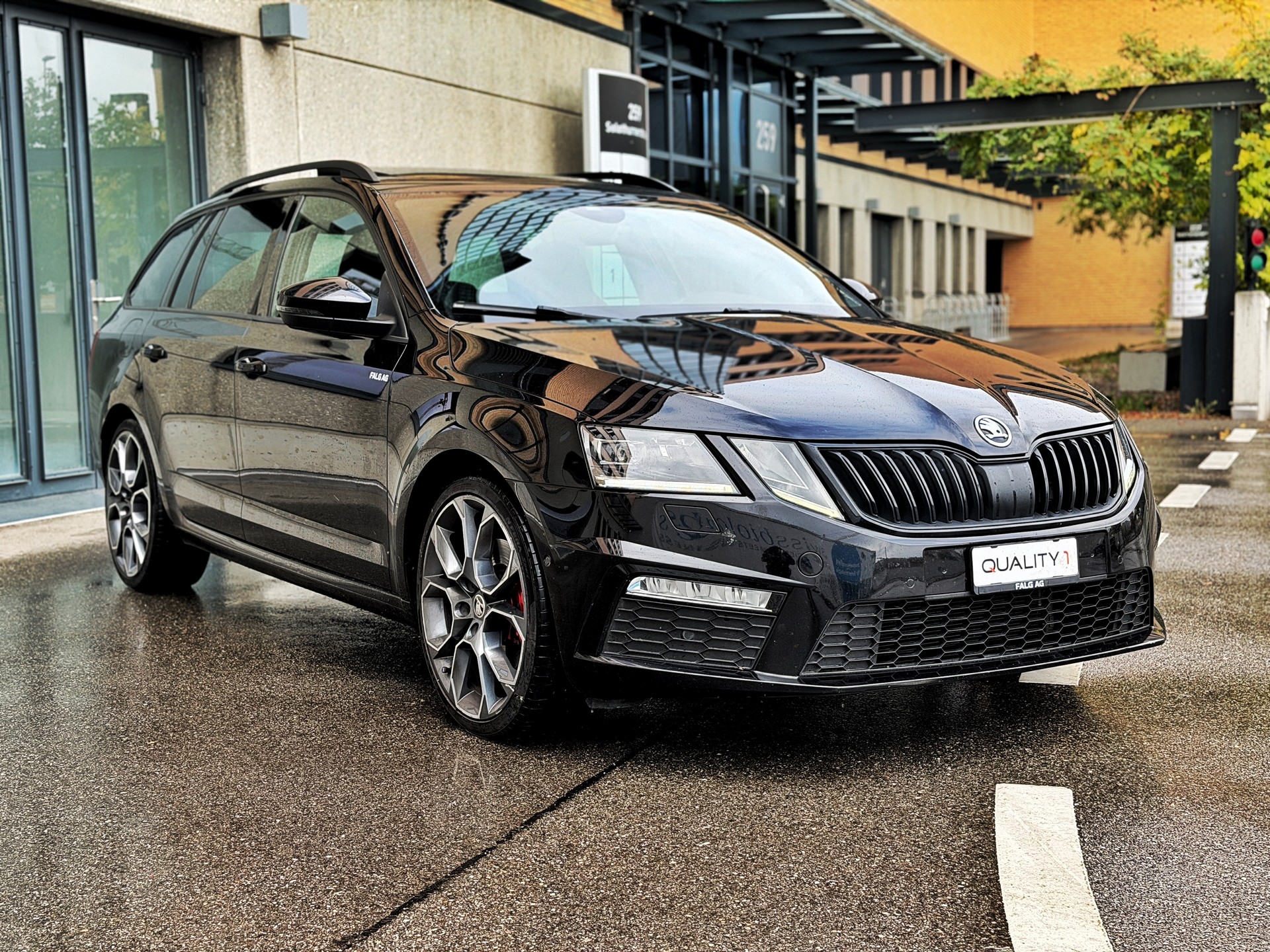 SKODA Octavia Combi 2.0 TDI RS 4x4 DSG-image-6