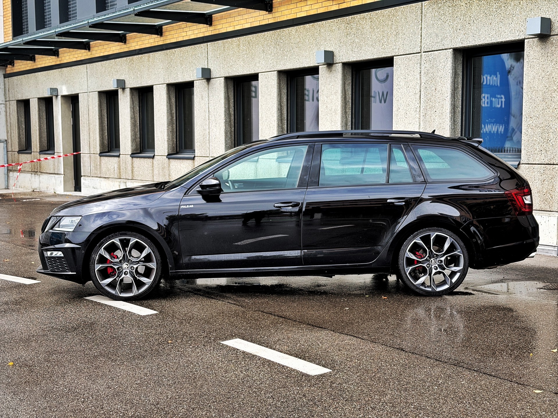 SKODA Octavia Combi 2.0 TDI RS 4x4 DSG-image-1