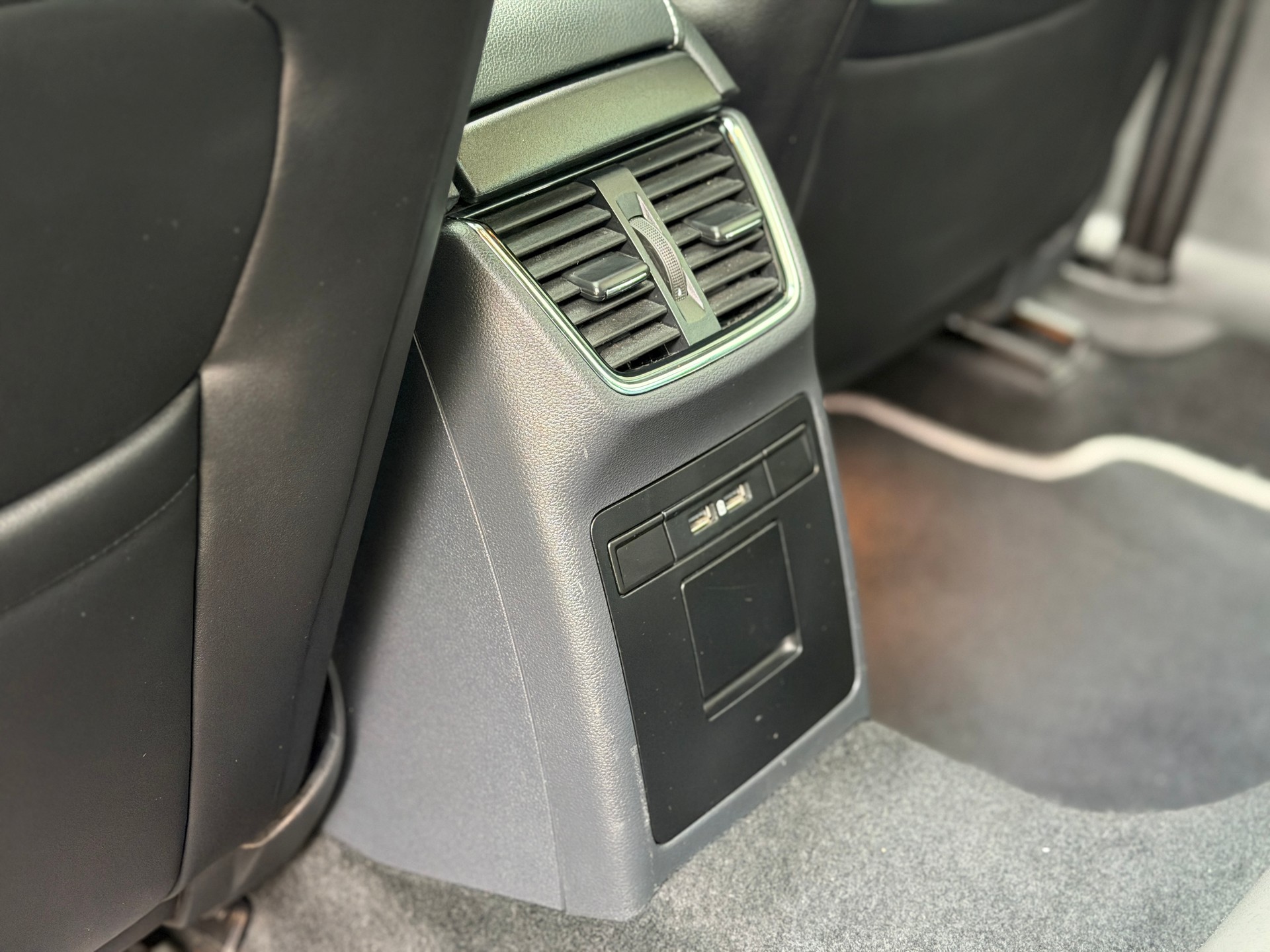 SKODA Octavia Combi 2.0 TDI RS 4x4 DSG-image-19