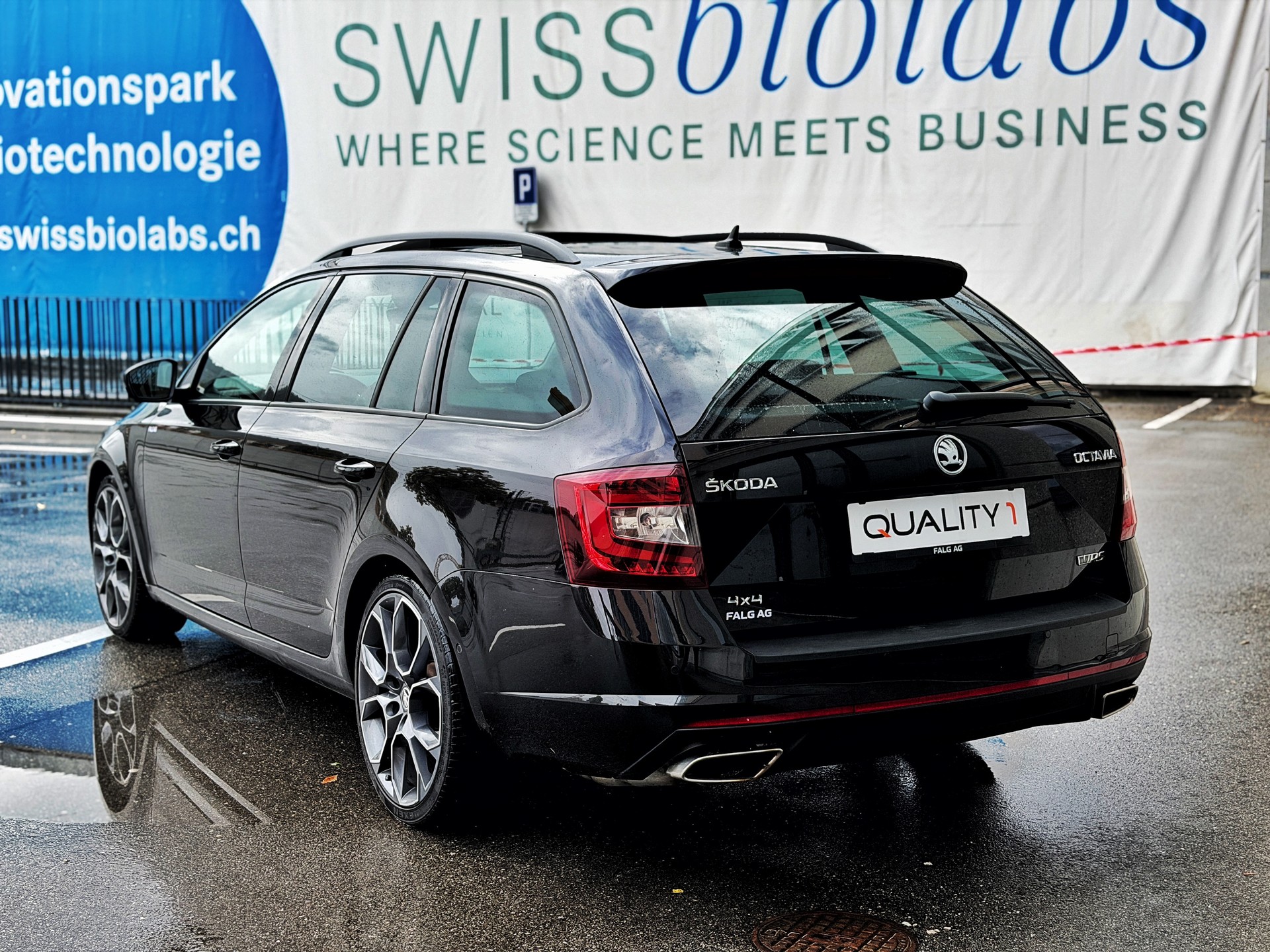 SKODA Octavia Combi 2.0 TDI RS 4x4 DSG-image-2