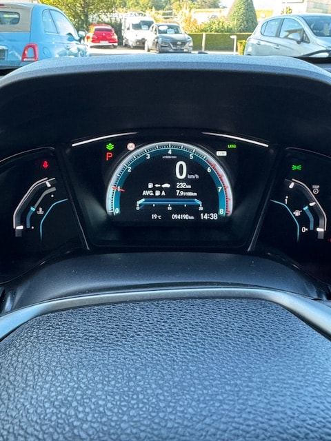 HONDA Civic 1.0 VTEC Executive CVT-image-8