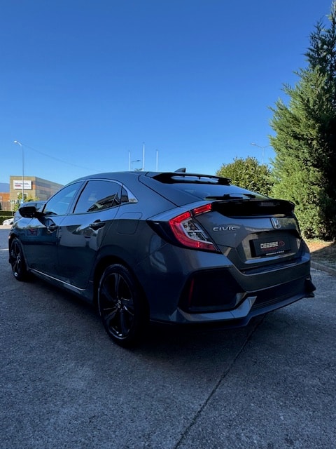 HONDA Civic 1.0 VTEC Executive CVT-image-2