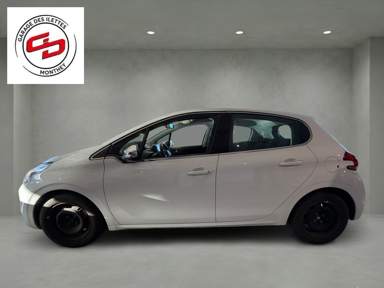 PEUGEOT 208 1.2 PureTech Allure EAT6-image-1