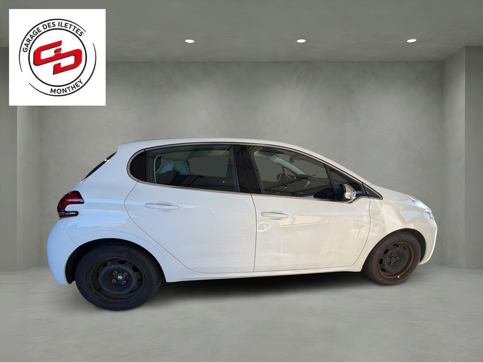 PEUGEOT 208 1.2 PureTech Allure EAT6-image-4