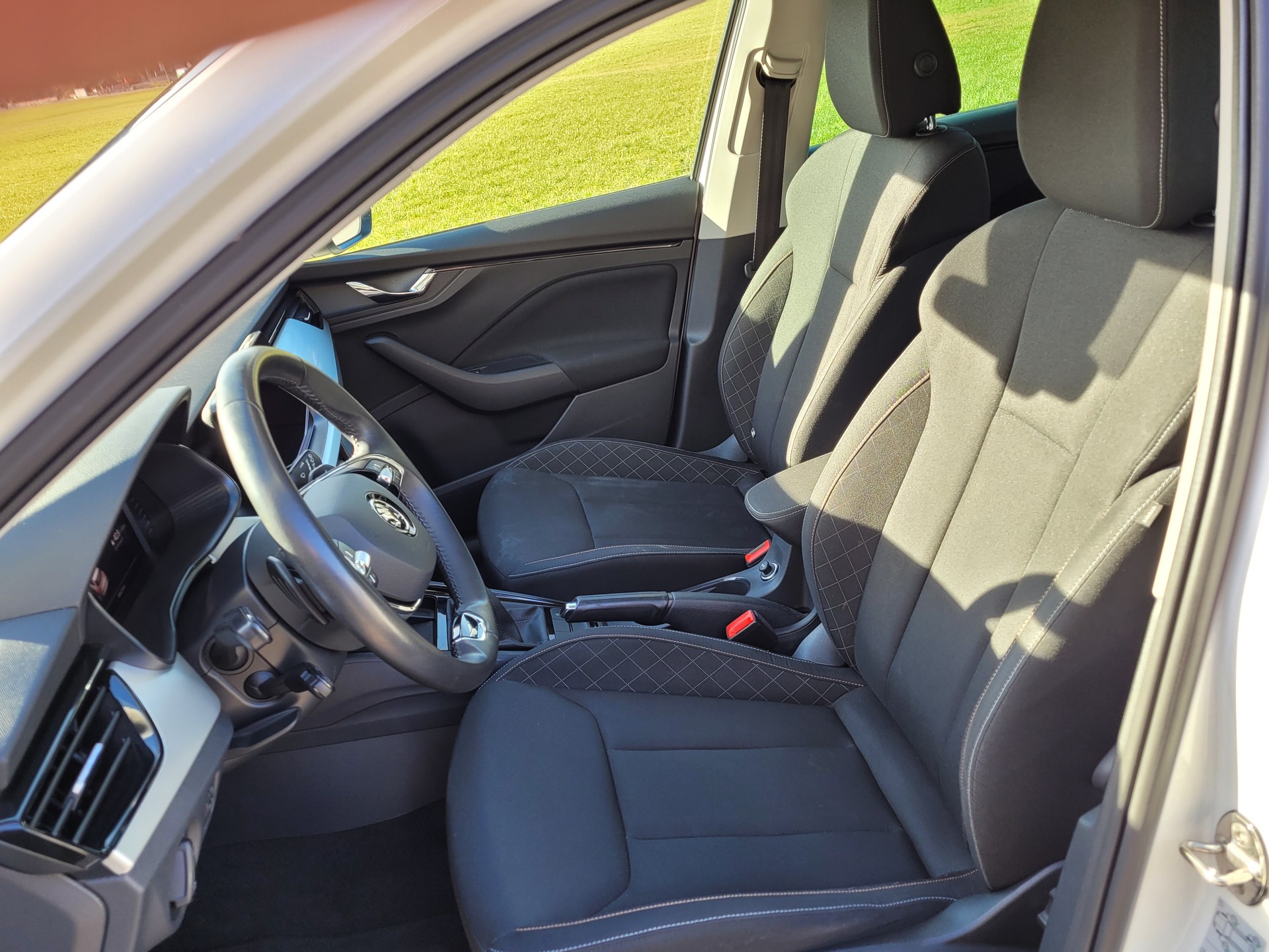 SKODA Kamiq 1.0 TSI Ambition DSG *Rückfahrkamera+8-fach m. Pneu*-image-8