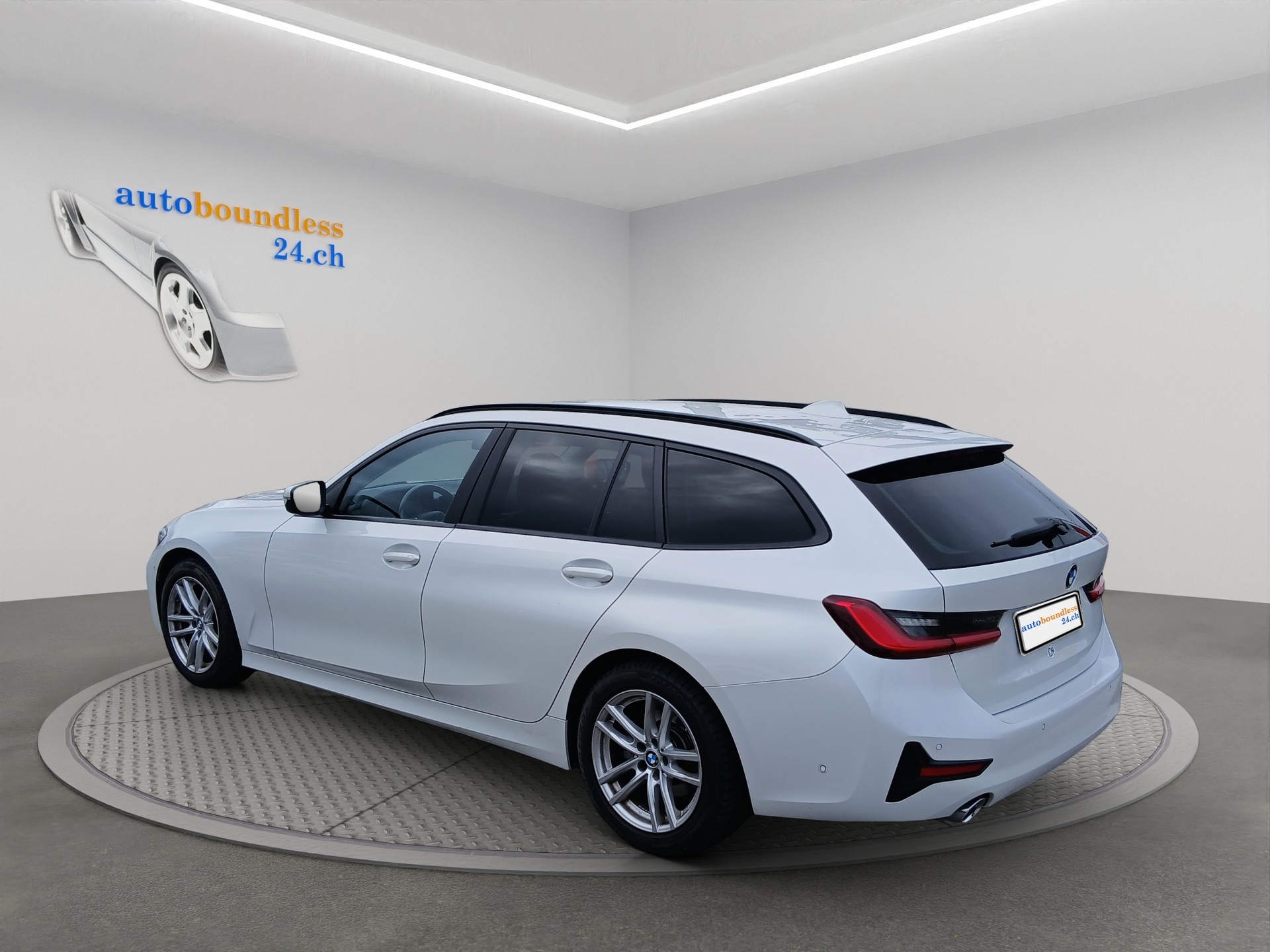 BMW 320d xDrive Touring M Sport Steptronic-image-4