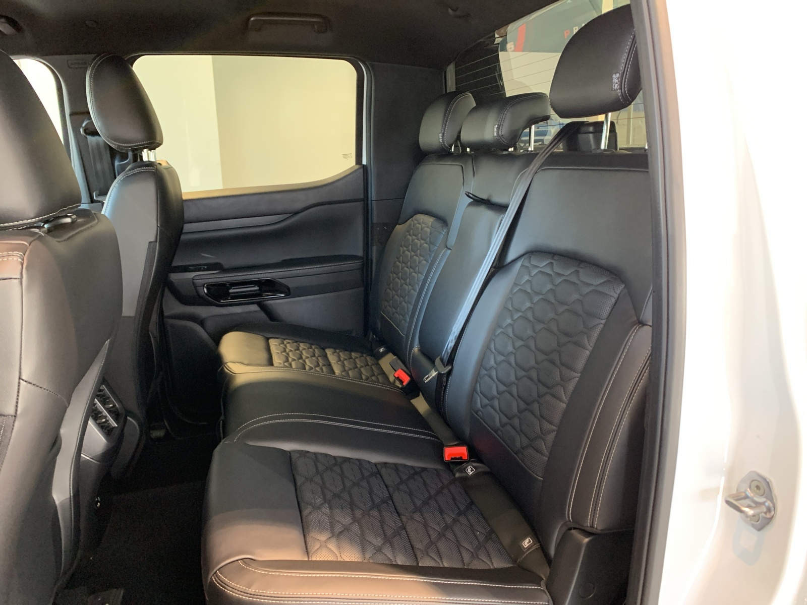 FORD Ranger Pick-up 4x4 Platinum PHEV-image-5