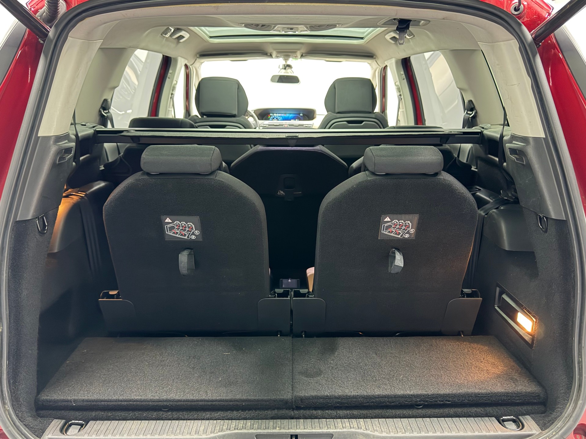 CITROEN Grand C4 Picasso 1.6 e-HDi Exclusive EGS6 ***Vollausstattung***-image-17