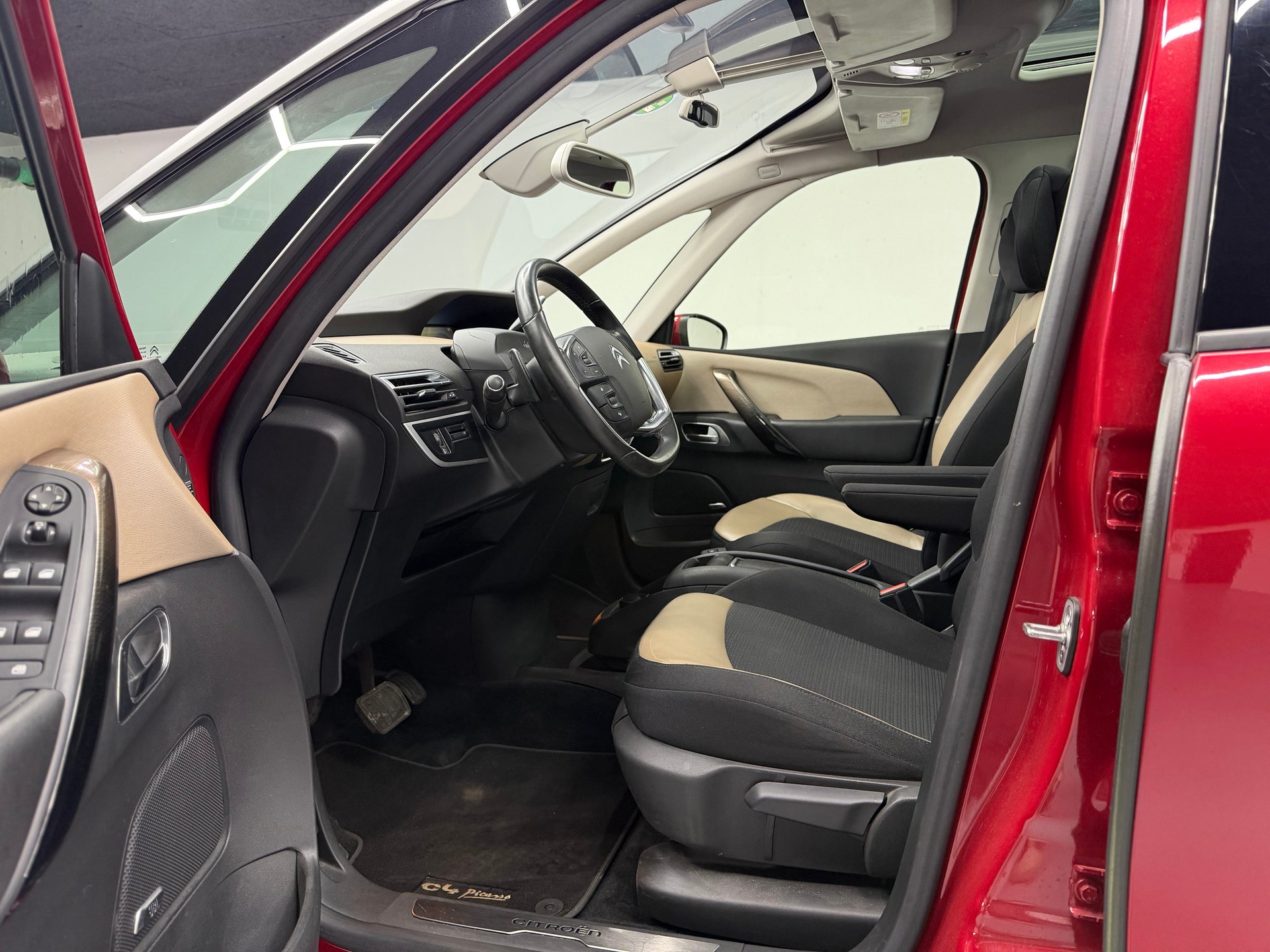 CITROEN Grand C4 Picasso 1.6 e-HDi Exclusive EGS6 ***Vollausstattung***-image-8