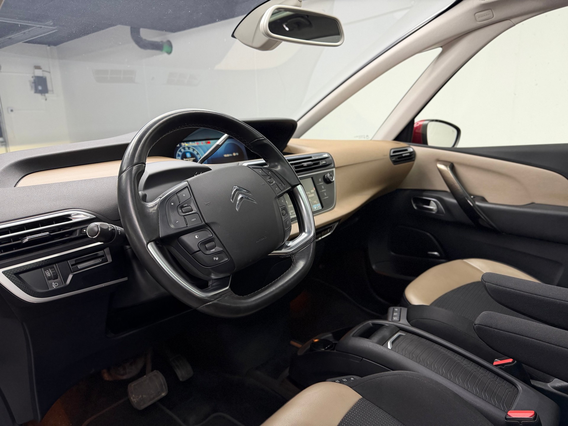 CITROEN Grand C4 Picasso 1.6 e-HDi Exclusive EGS6 ***Vollausstattung***-image-9