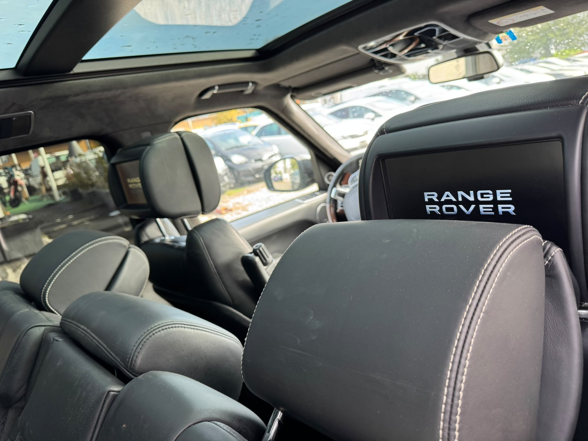 LAND ROVER Range Rover 4.4 SDV8 Autobiography Automatic-image-12