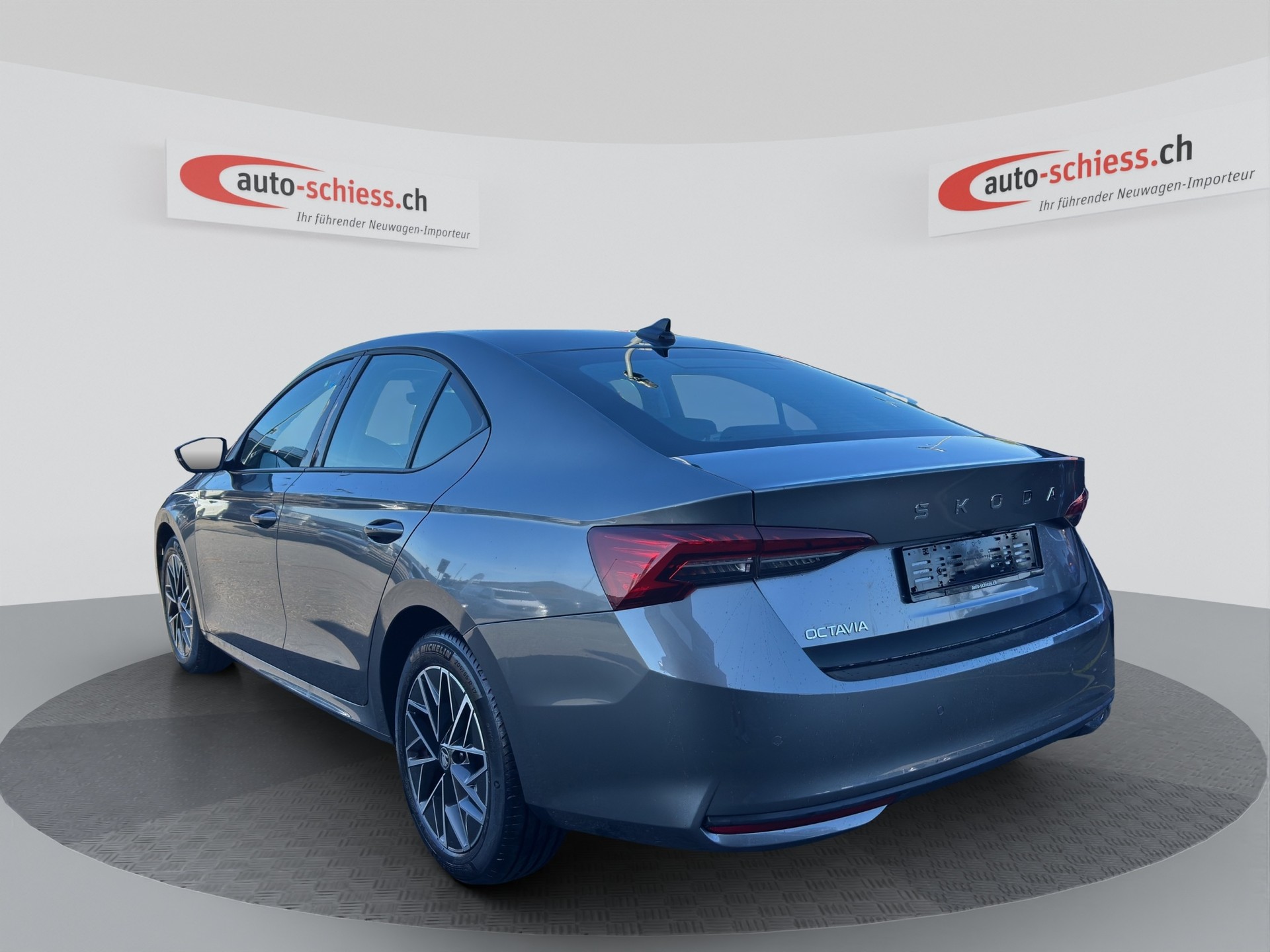 SKODA OCTAVIA-image-2