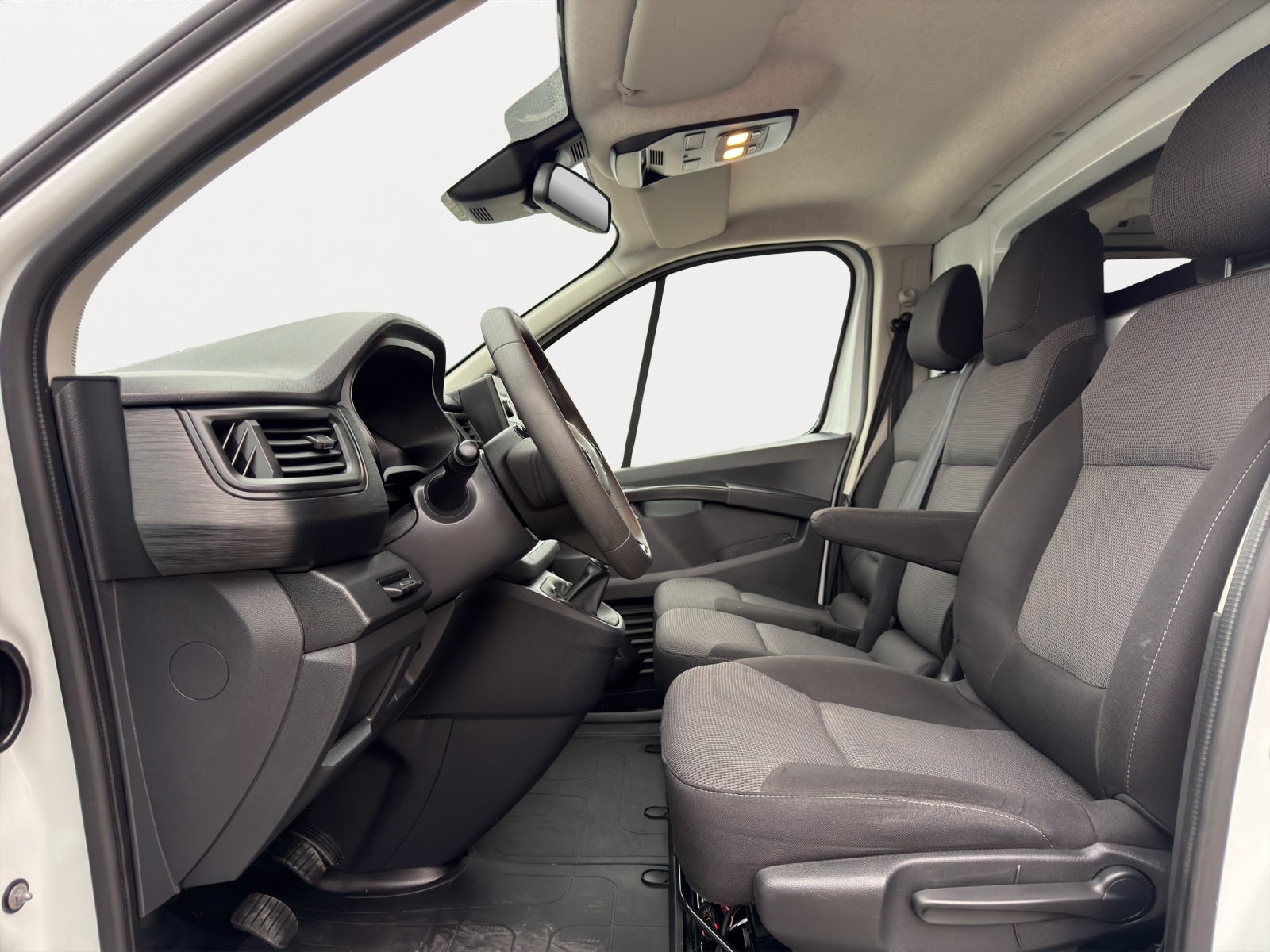 RENAULT Trafic 2.0 Blue dCi 130 Advance L1H1 EN-image-8