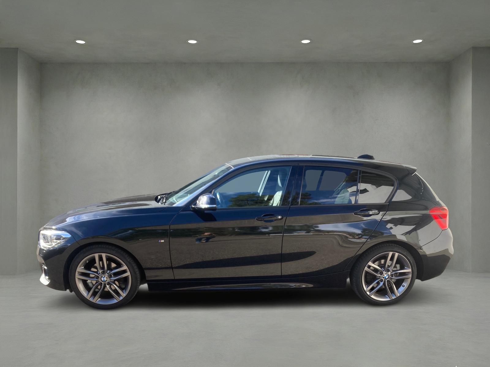 BMW 120d xDrive M Sport Steptronic-image-3