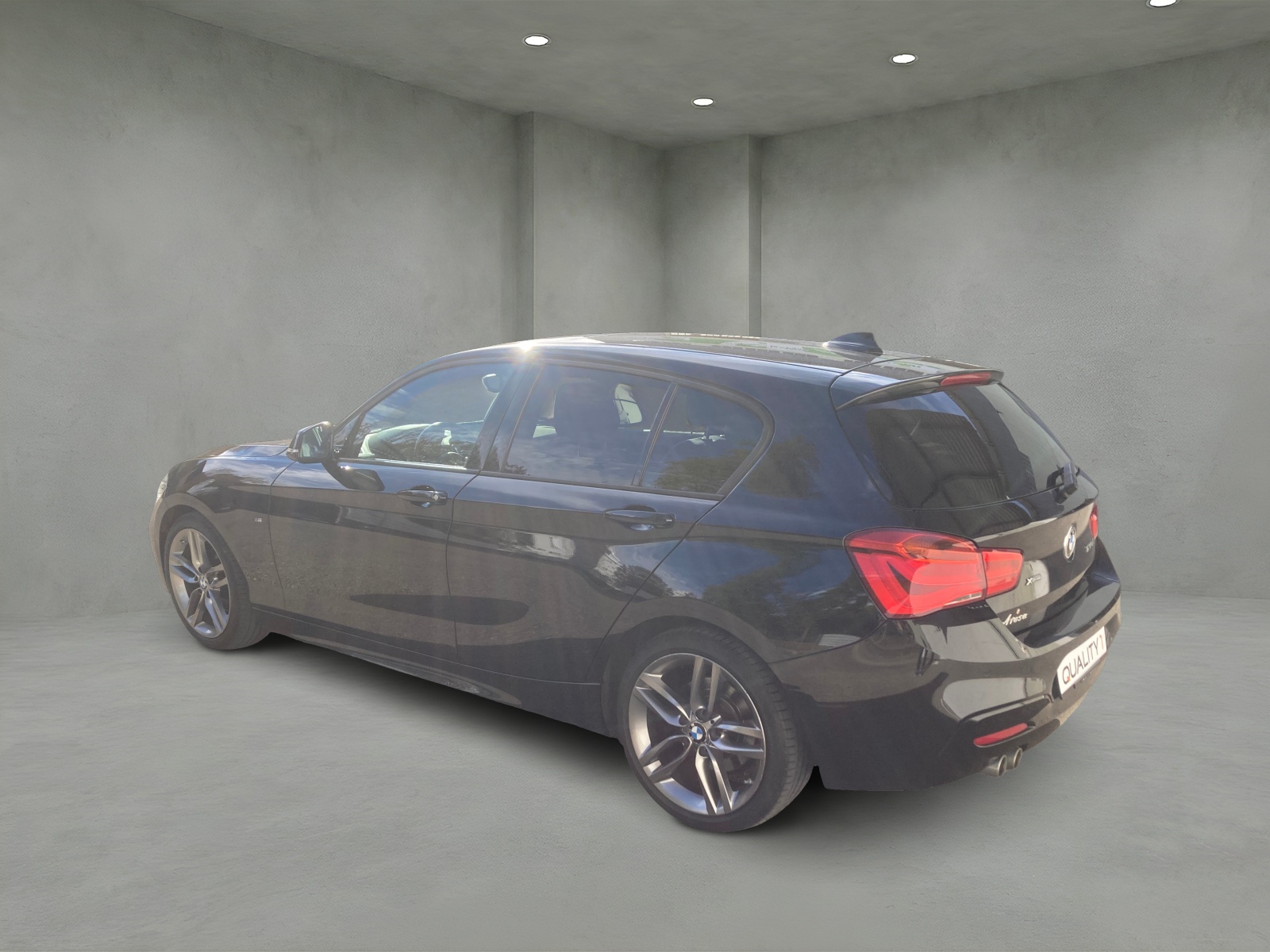 BMW 120d xDrive M Sport Steptronic-image-4
