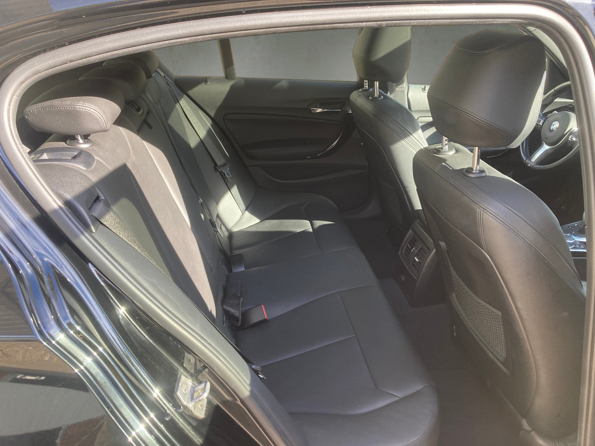 BMW 120d xDrive M Sport Steptronic-image-15