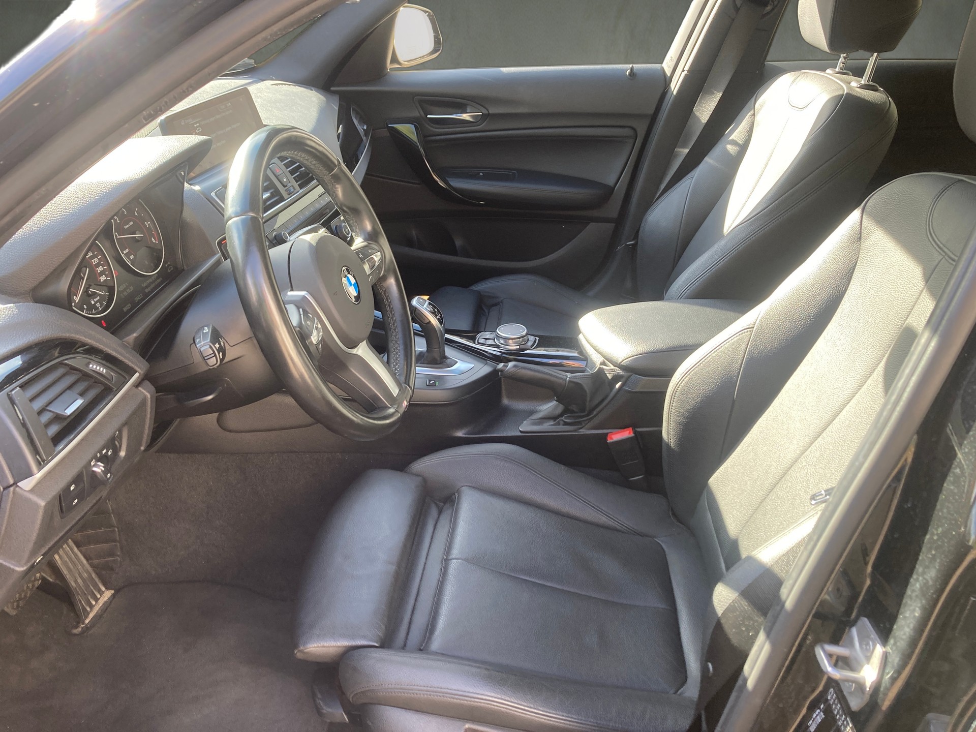 BMW 120d xDrive M Sport Steptronic-image-11