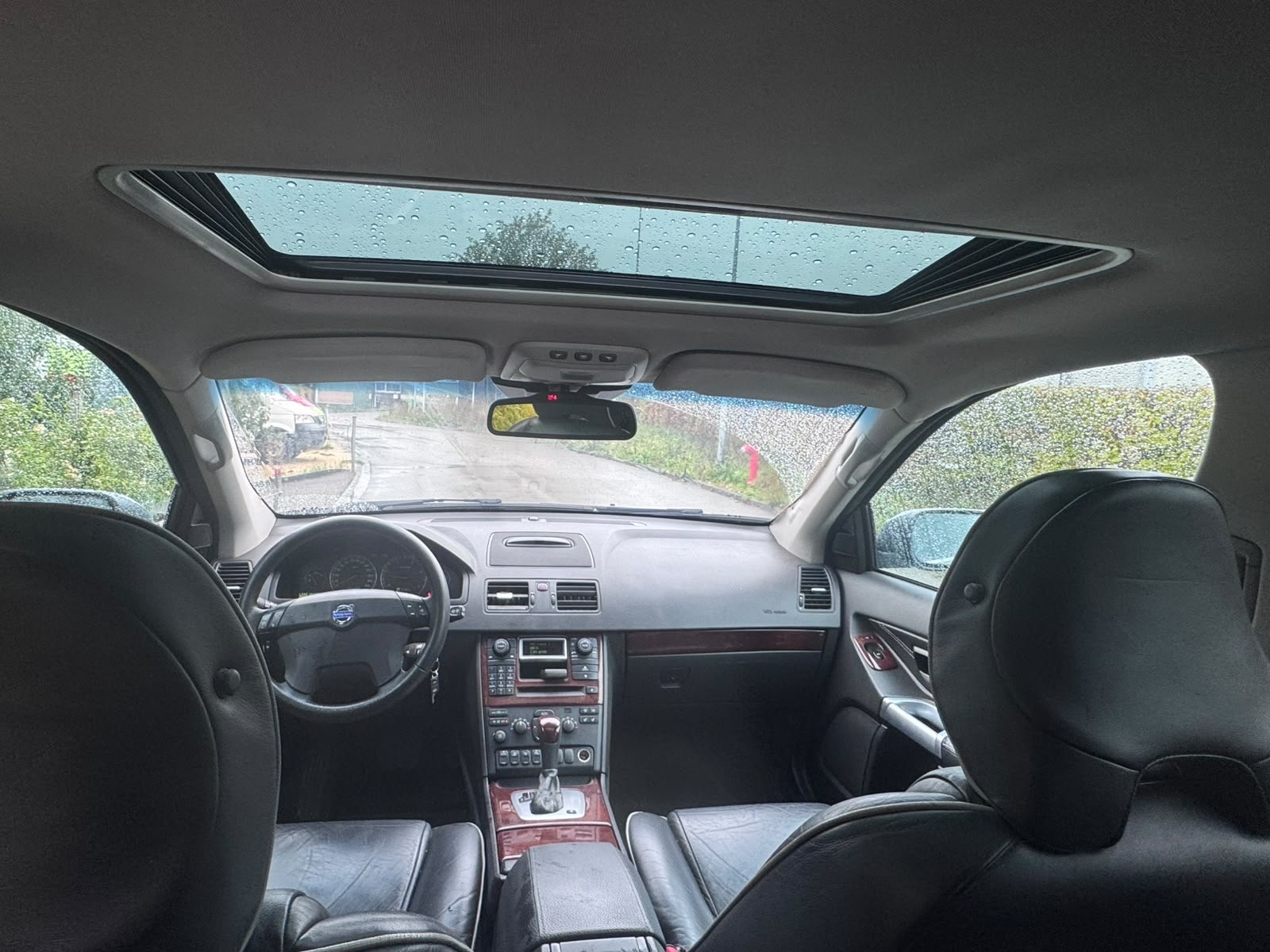 VOLVO XC90 2.4D(D5) AWD Executive Geartronic-image-1